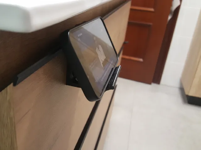 French cleat smartphone support
