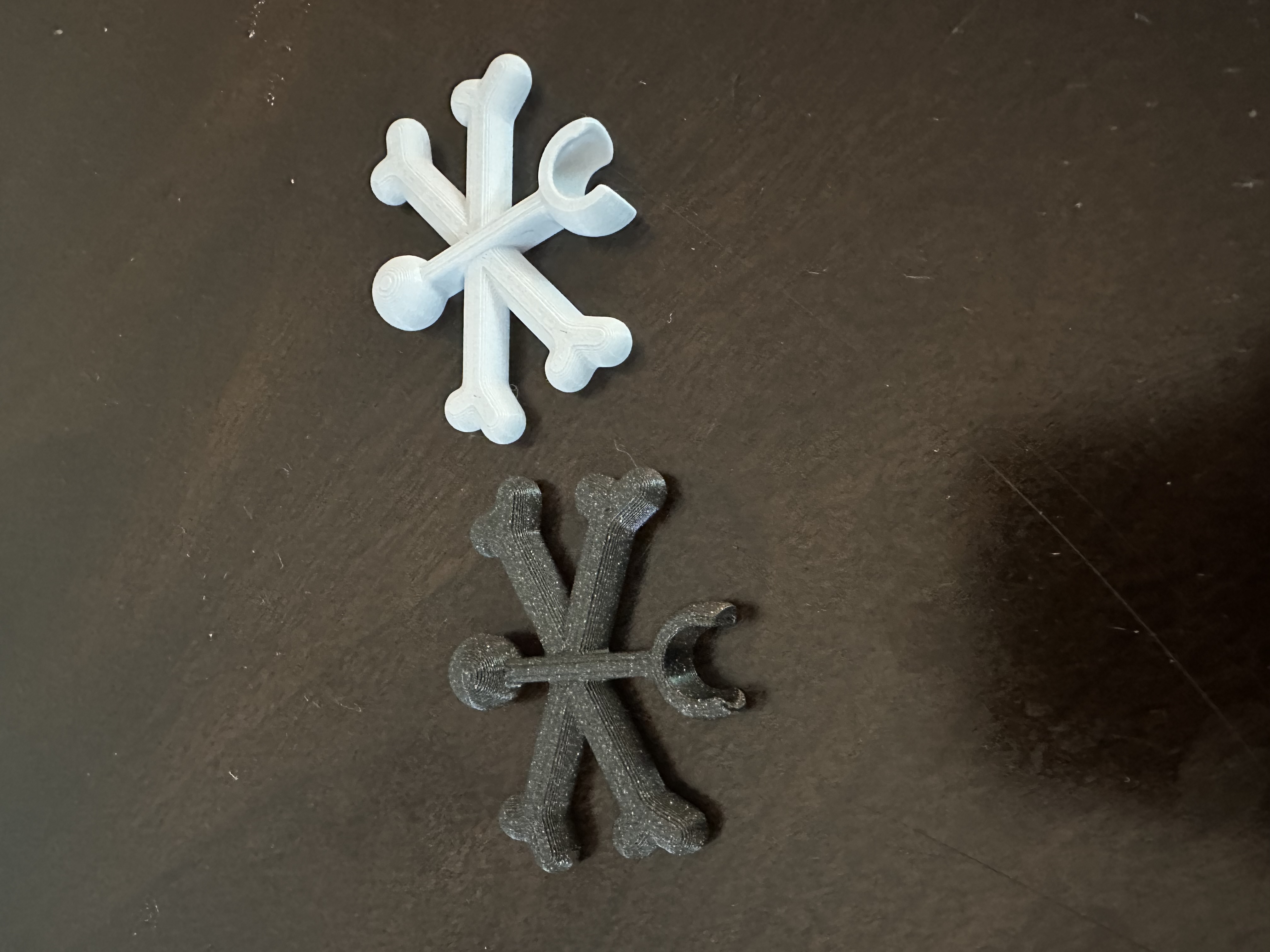 Miniatura 3 do modelo 3D Crossed Bones Link