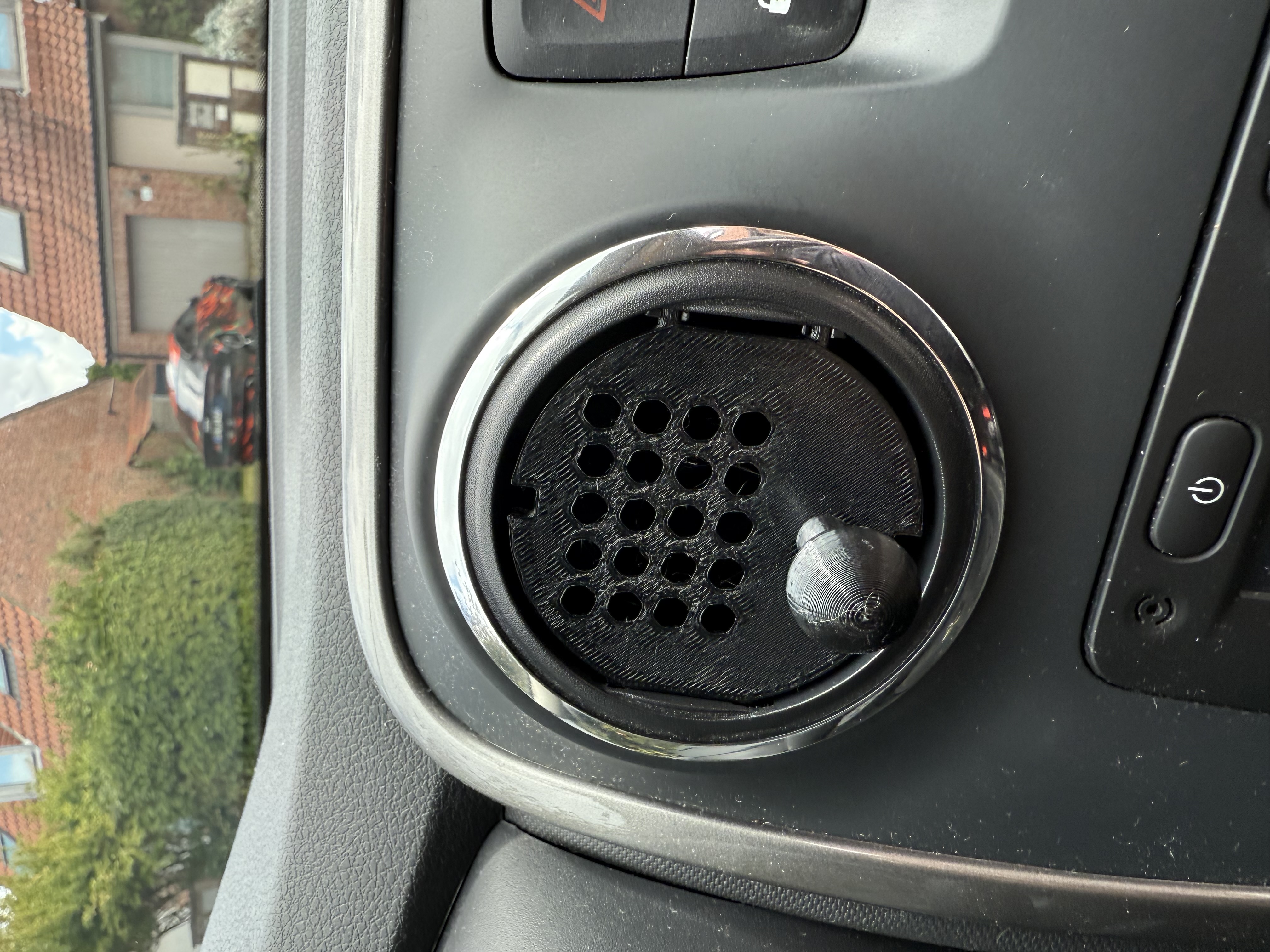 Dacia Logan (2016) vent replacement for phone holder