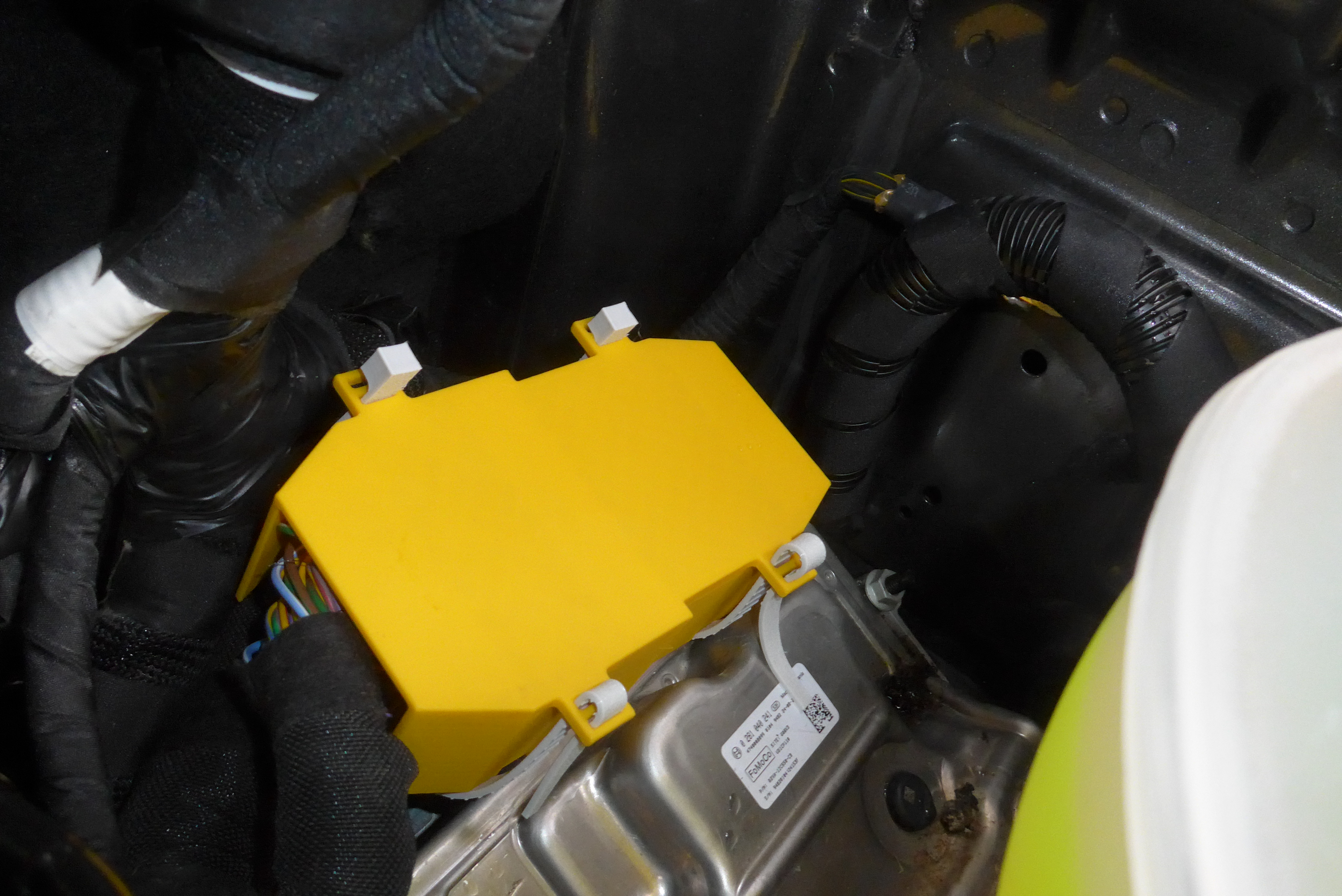 Motorraumstecker-Abdeckung Ford Transit