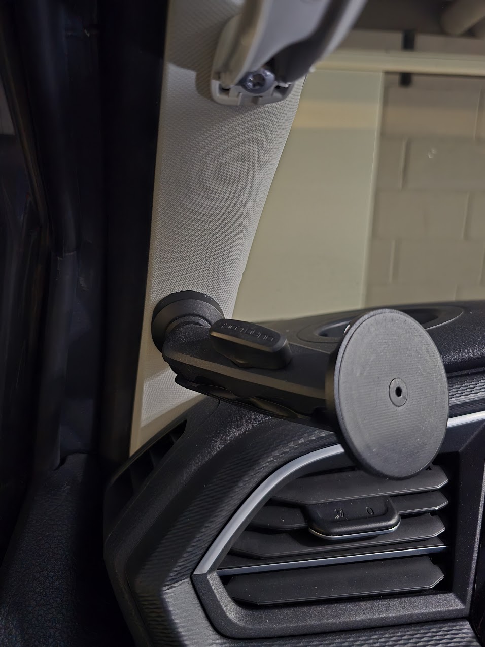 VW T6.1 Quadlock Arm Phone holder