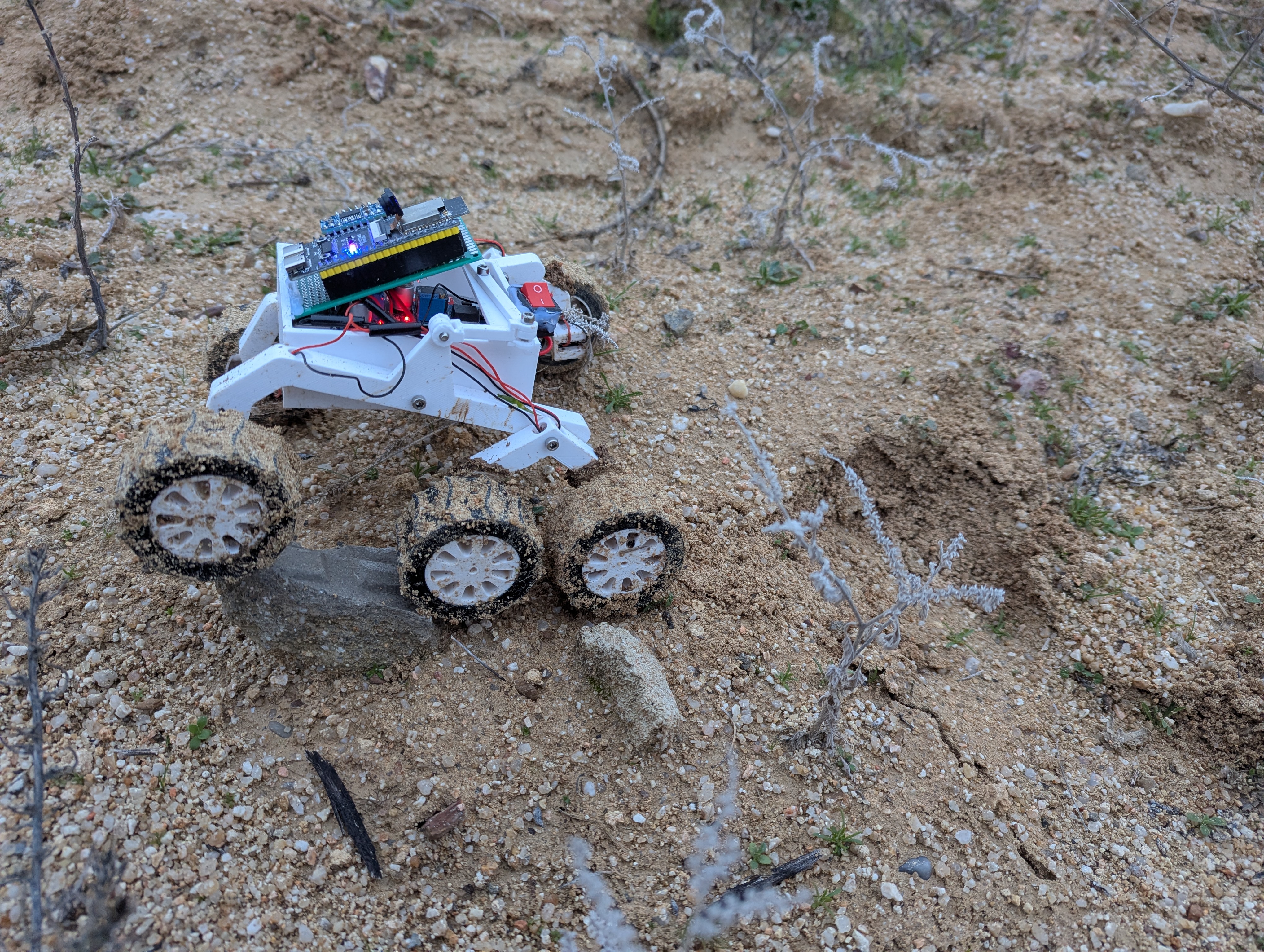 Papaya Pathfinder Mini - Open Source ESP32 Rover
