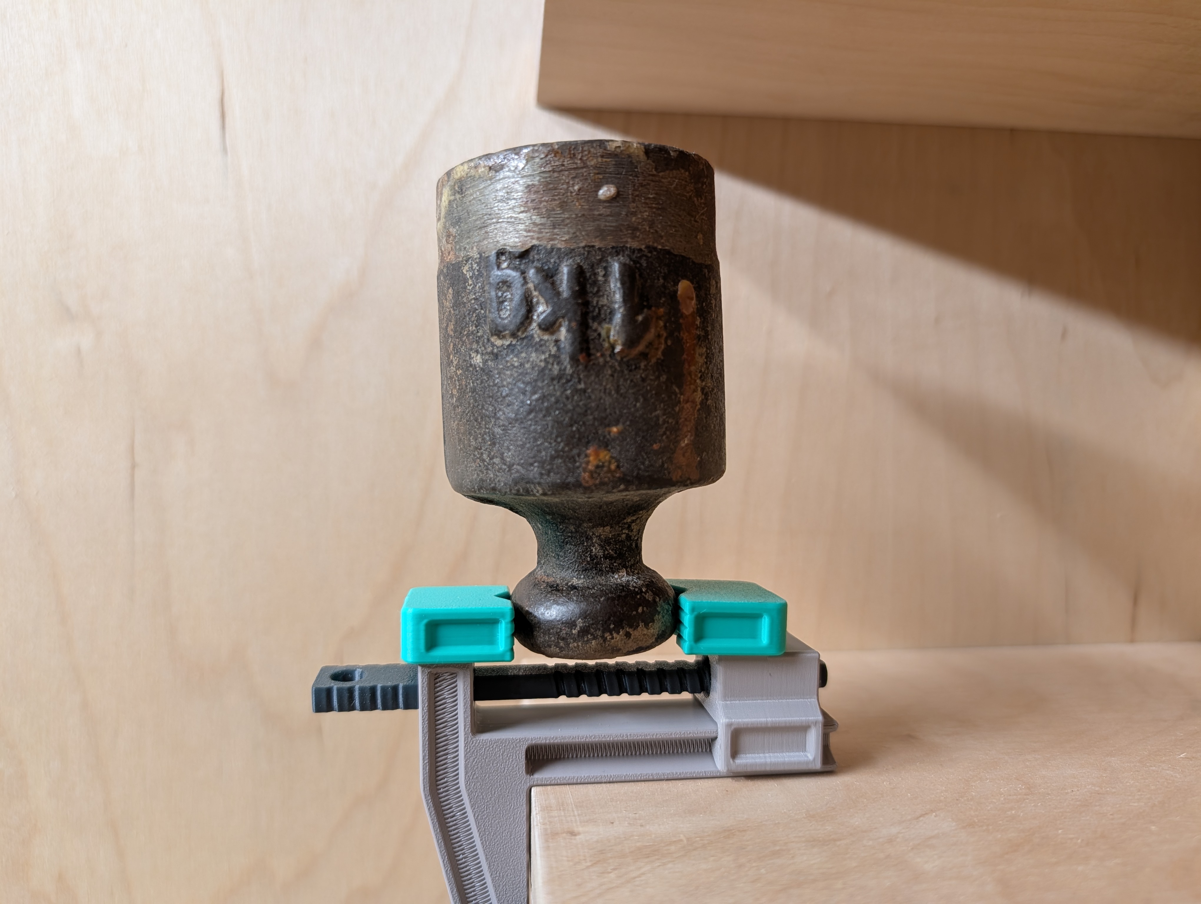 Table vise - 100% printable - no support - optimized orientation — miniatura 2