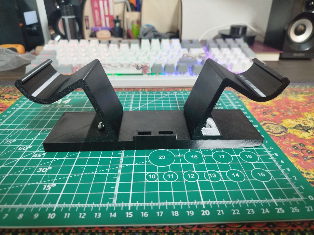 Miniatura 2 do modelo 3D Dual 8BitDo controller stand.
