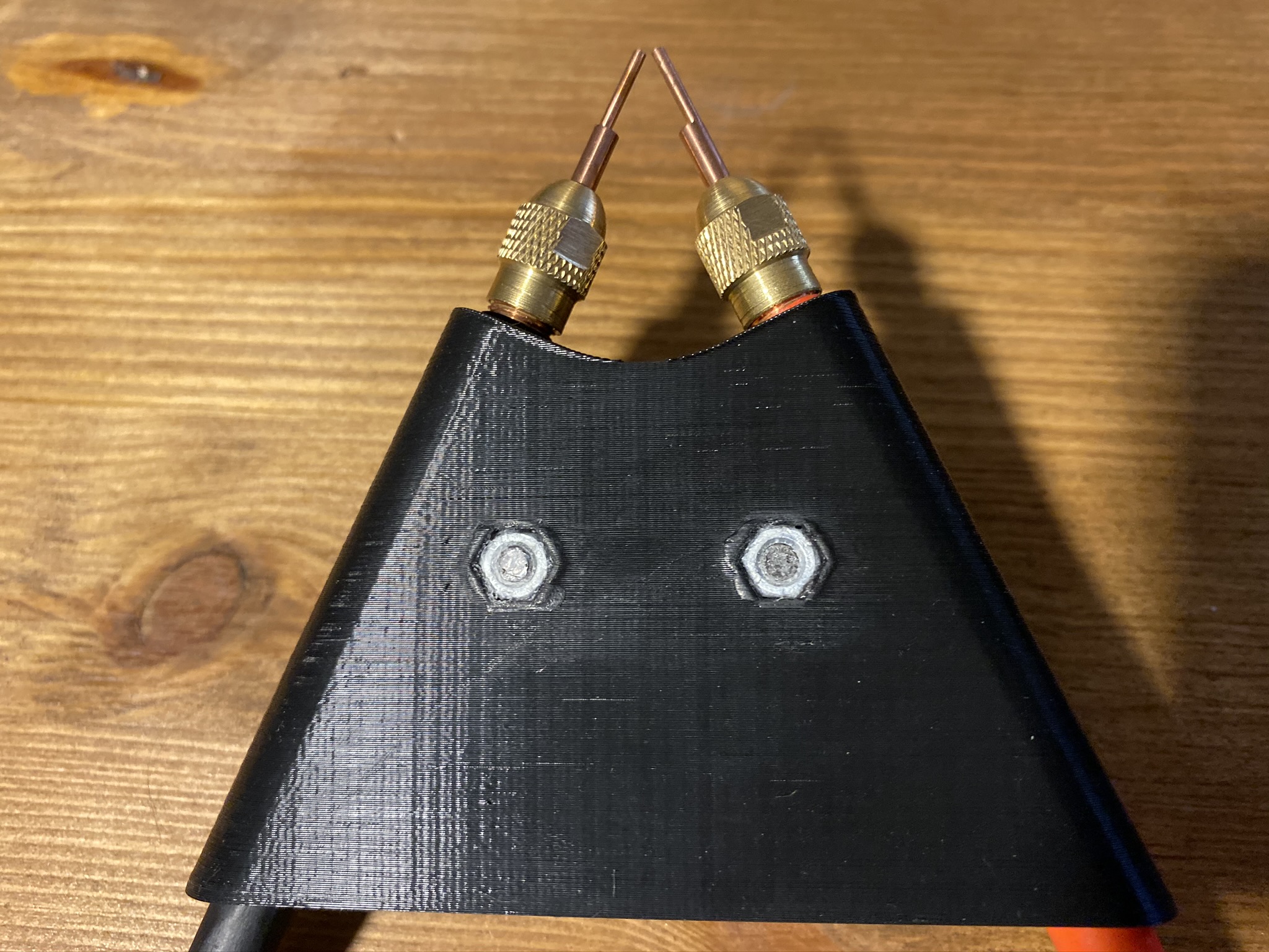 Battery spot welding electrode holder by Per Mejdal Rasmussen