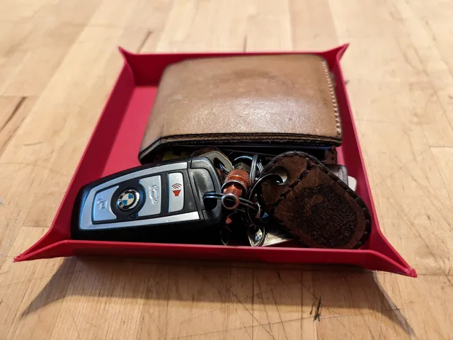 This is NOT a Leather Valet Tray