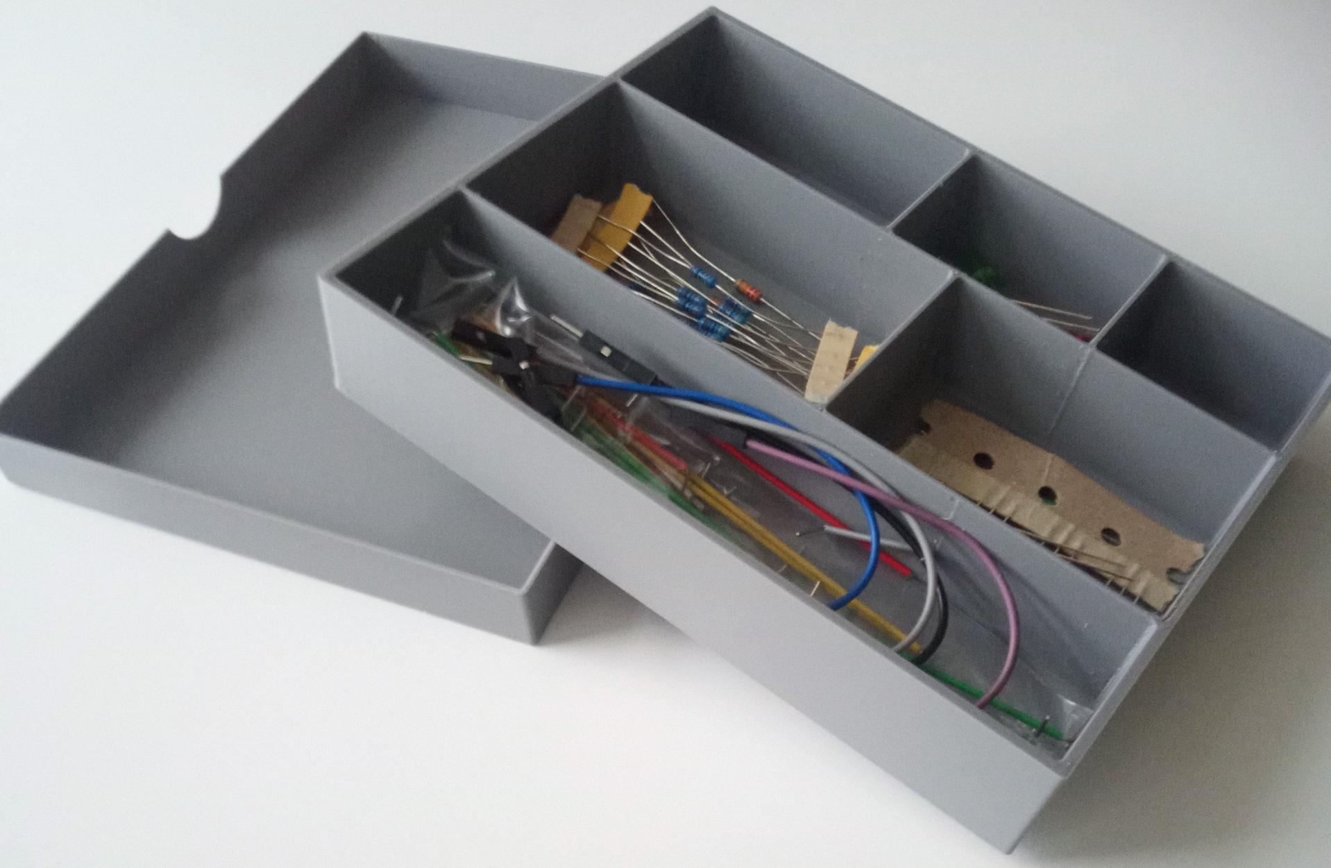 Box with compartments (cca 11x14 cm)