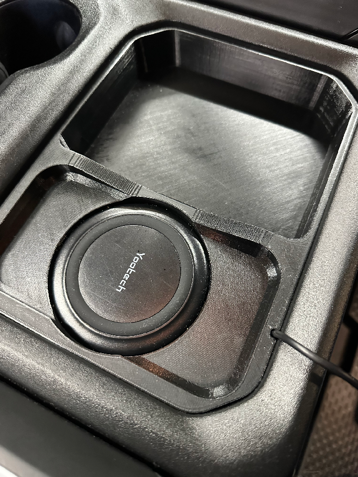 '22 RAM 1500 Konsol Tepsisi (Sadece Plastik Aparattır!!!)