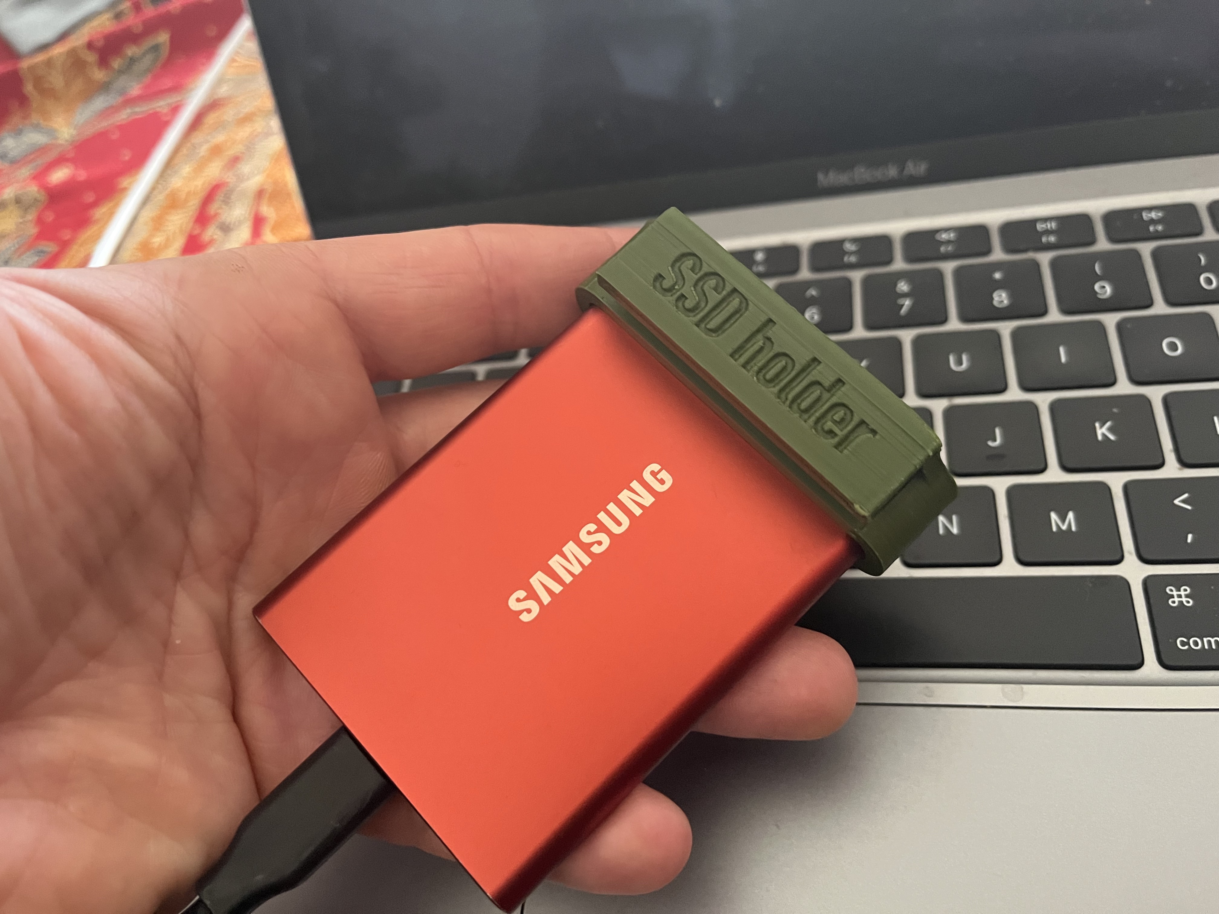 SSD_T7_holder