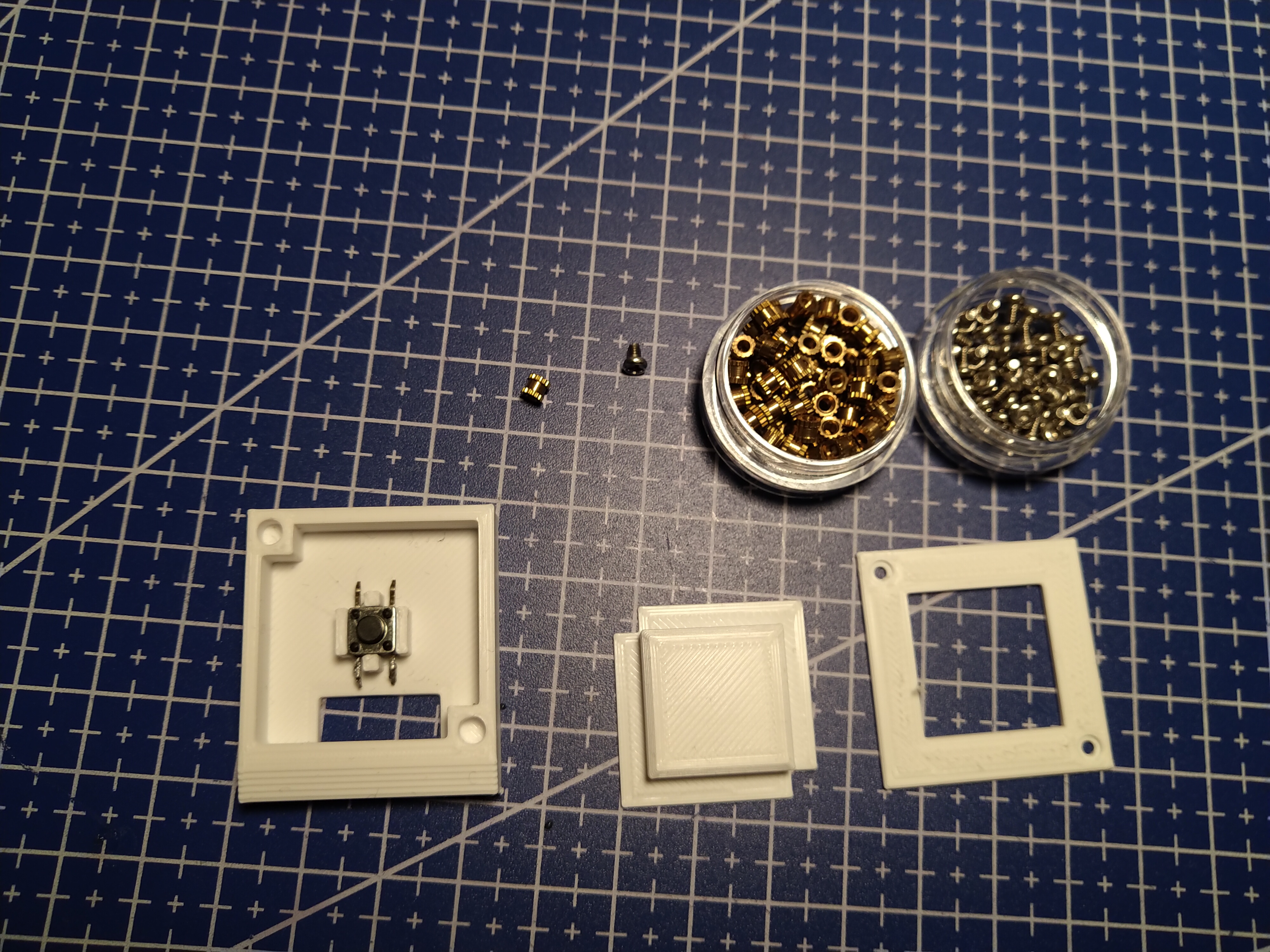 Miniatura 2 do modelo 3D Microswitch button case