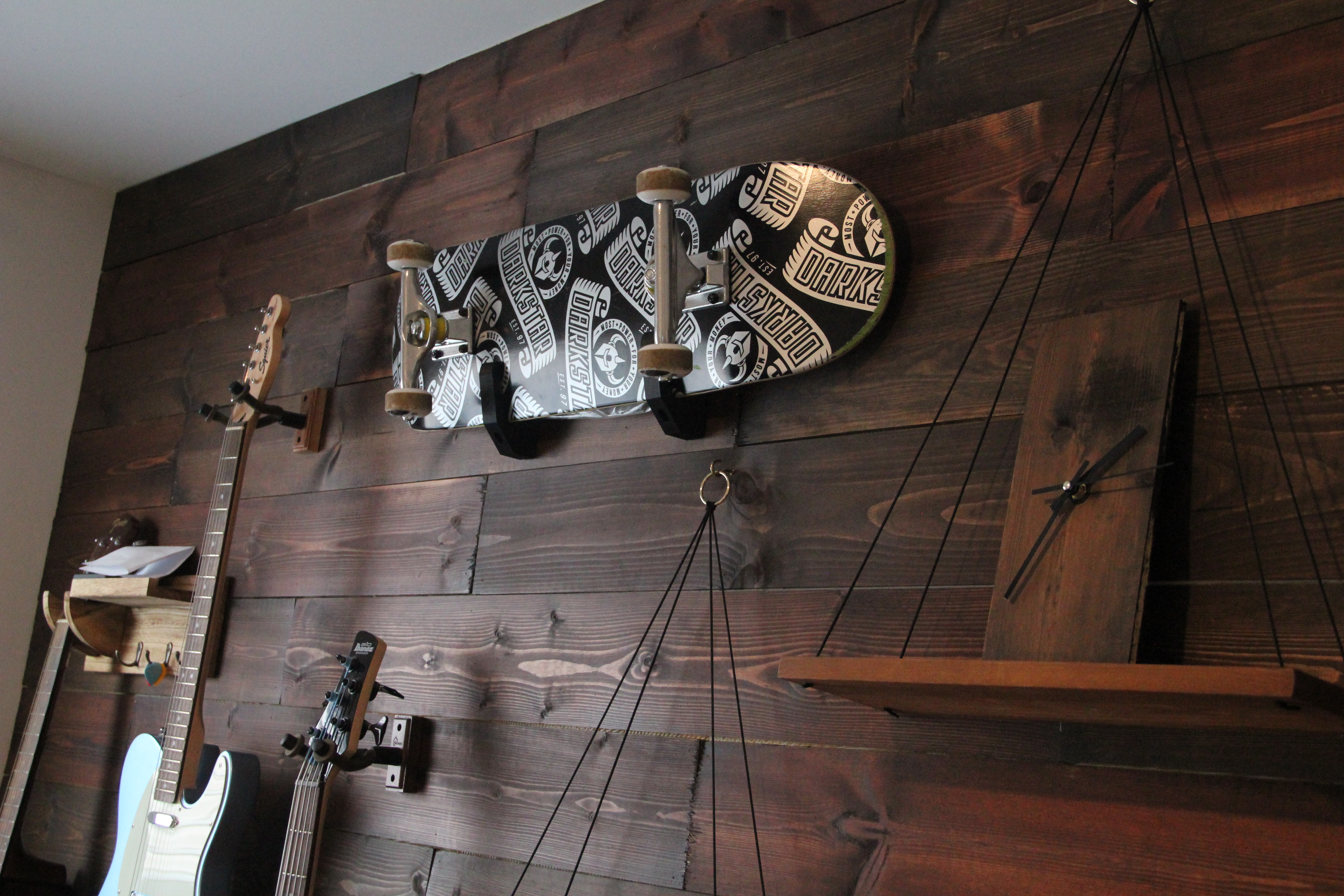 Skateboard/Longboard wall hanger