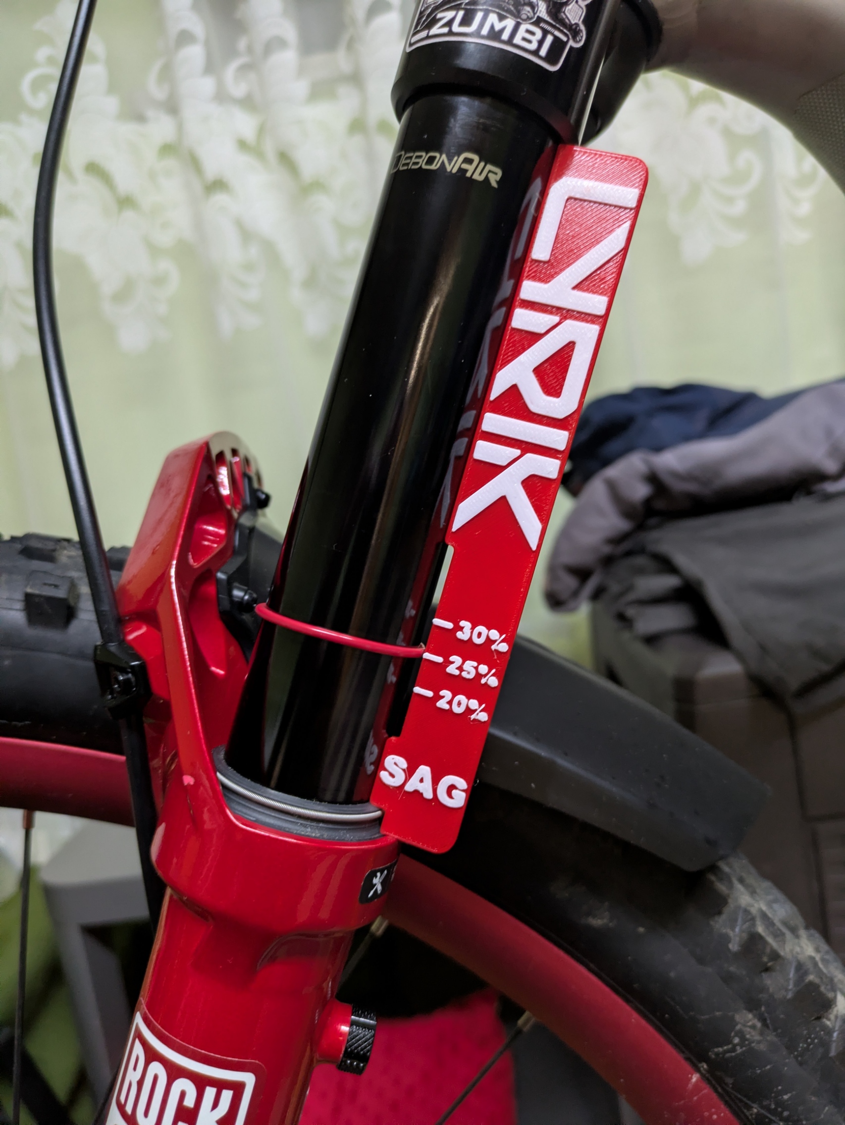 SAG meter 150 mm travel Rock Shox Lyrik