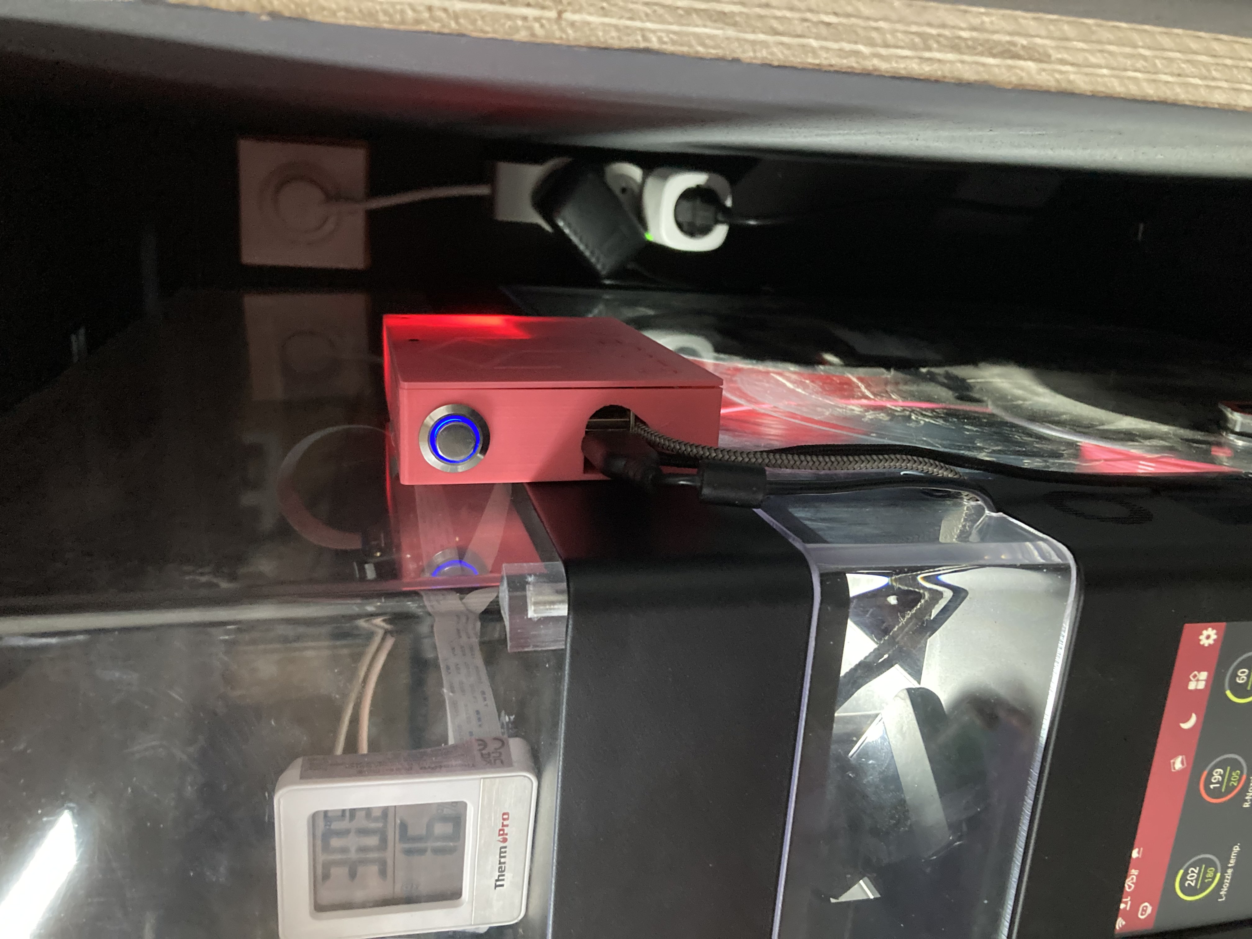 Raspberry Pi Case for webcam live feed & HQ time lapse mode by GLOUPY