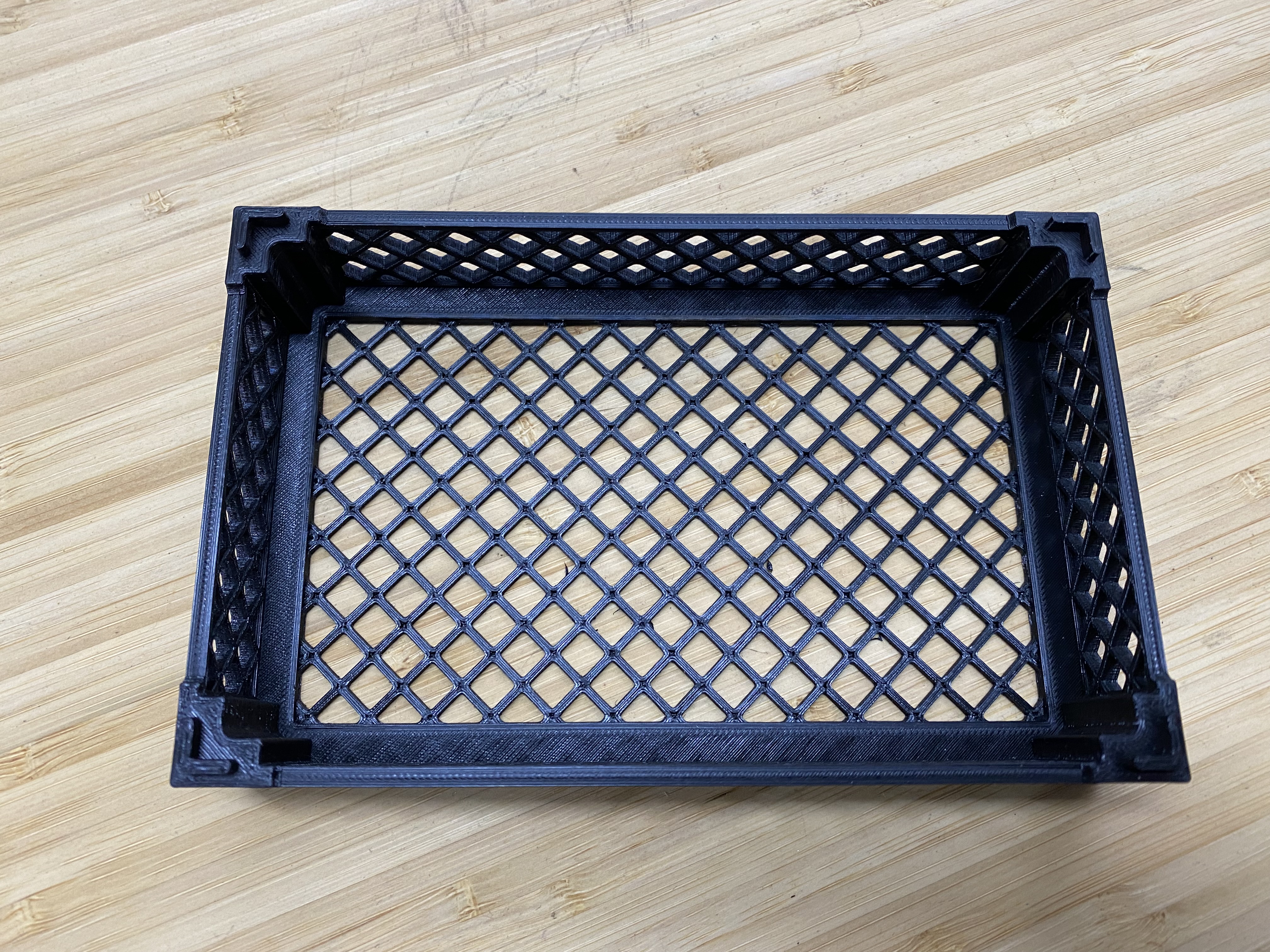 Stackable box version1
