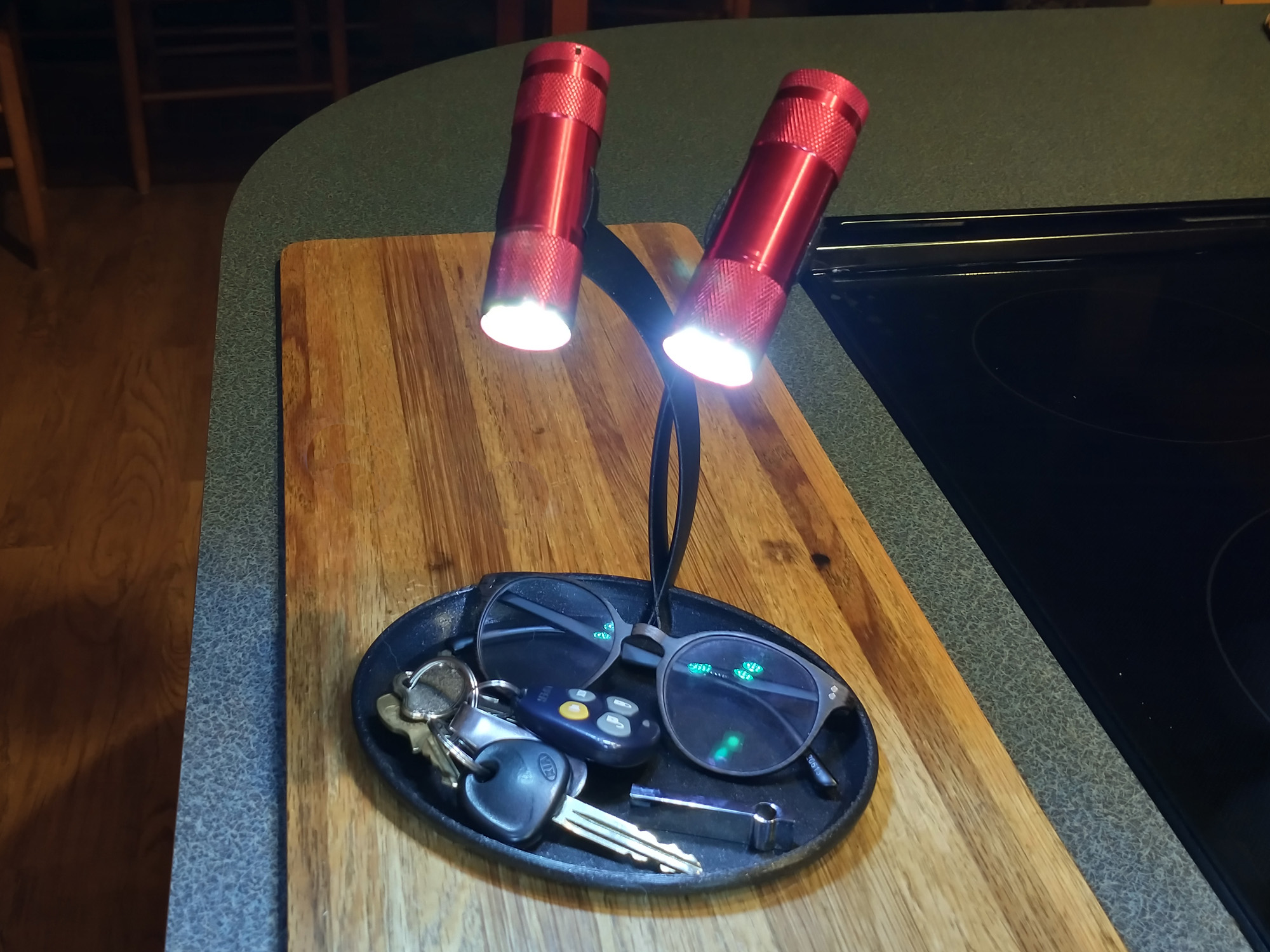 Illuminated Catch-All Tray / Task Lamp
