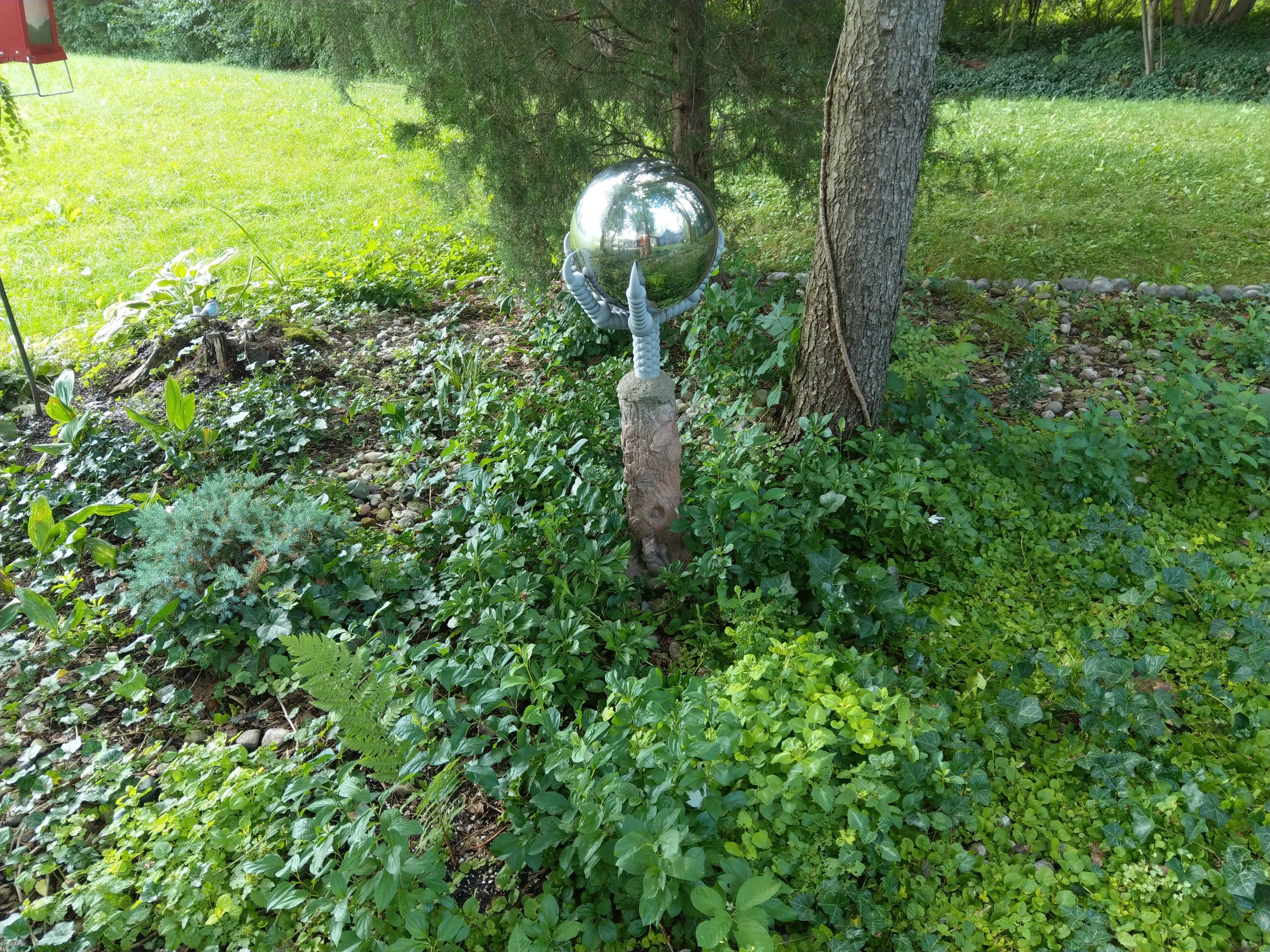 Talon - Version 5 - garden ball holder