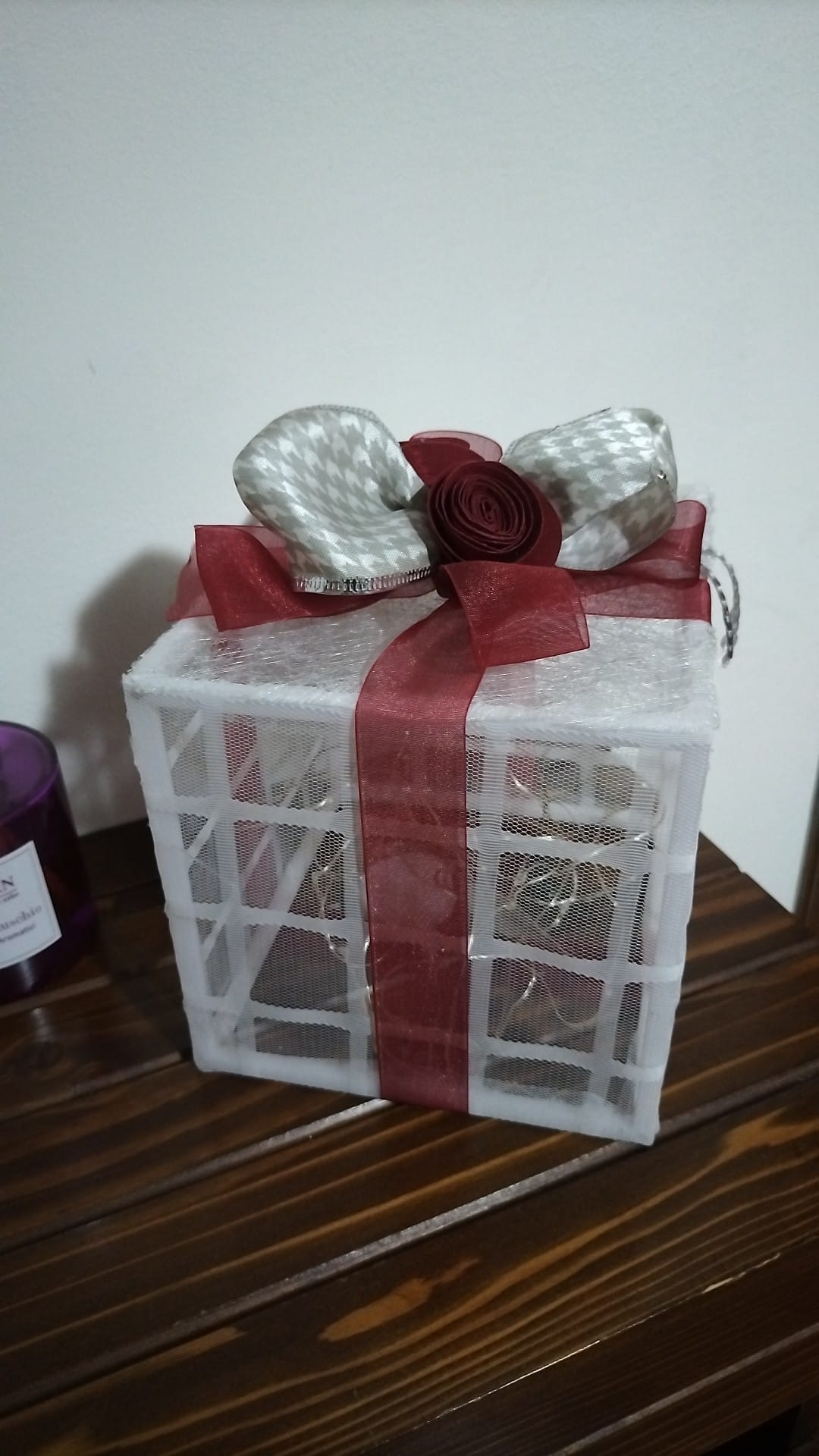 Struttura per finto regalo di natale creativo - creative christmas gift box