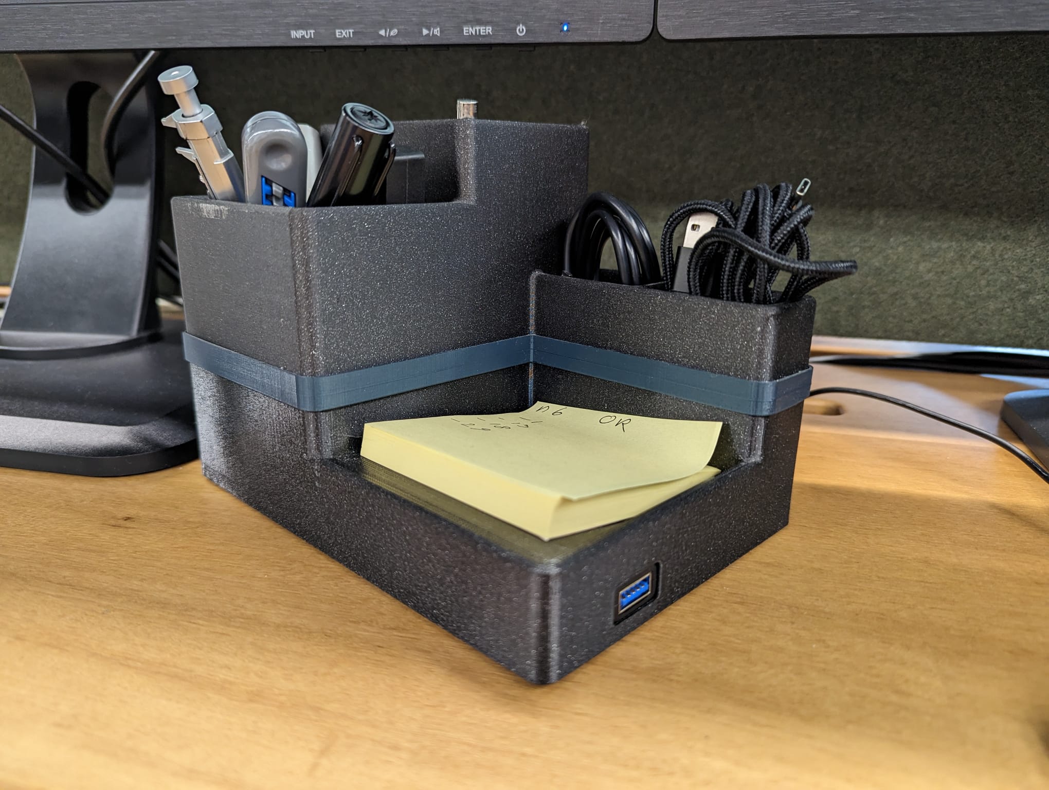Desk organizer