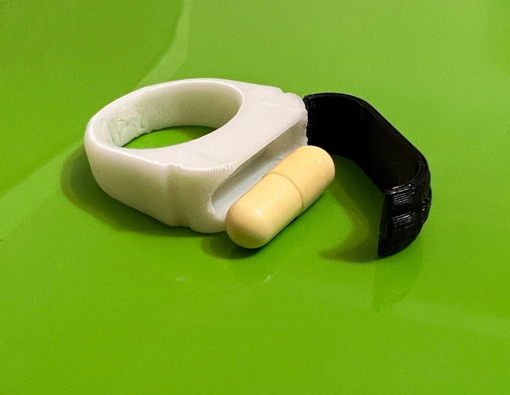 Miniatura 4 do modelo 3D Capsule Ring