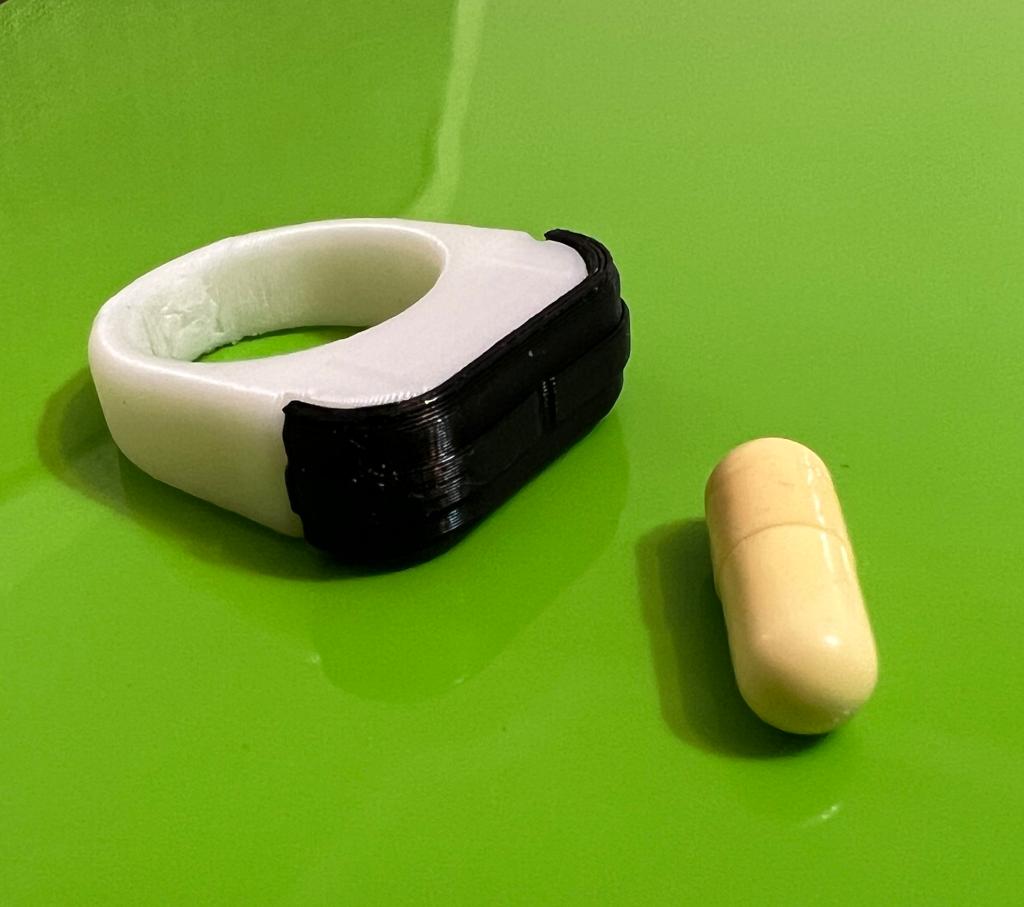 Miniatura 3 do modelo 3D Capsule Ring