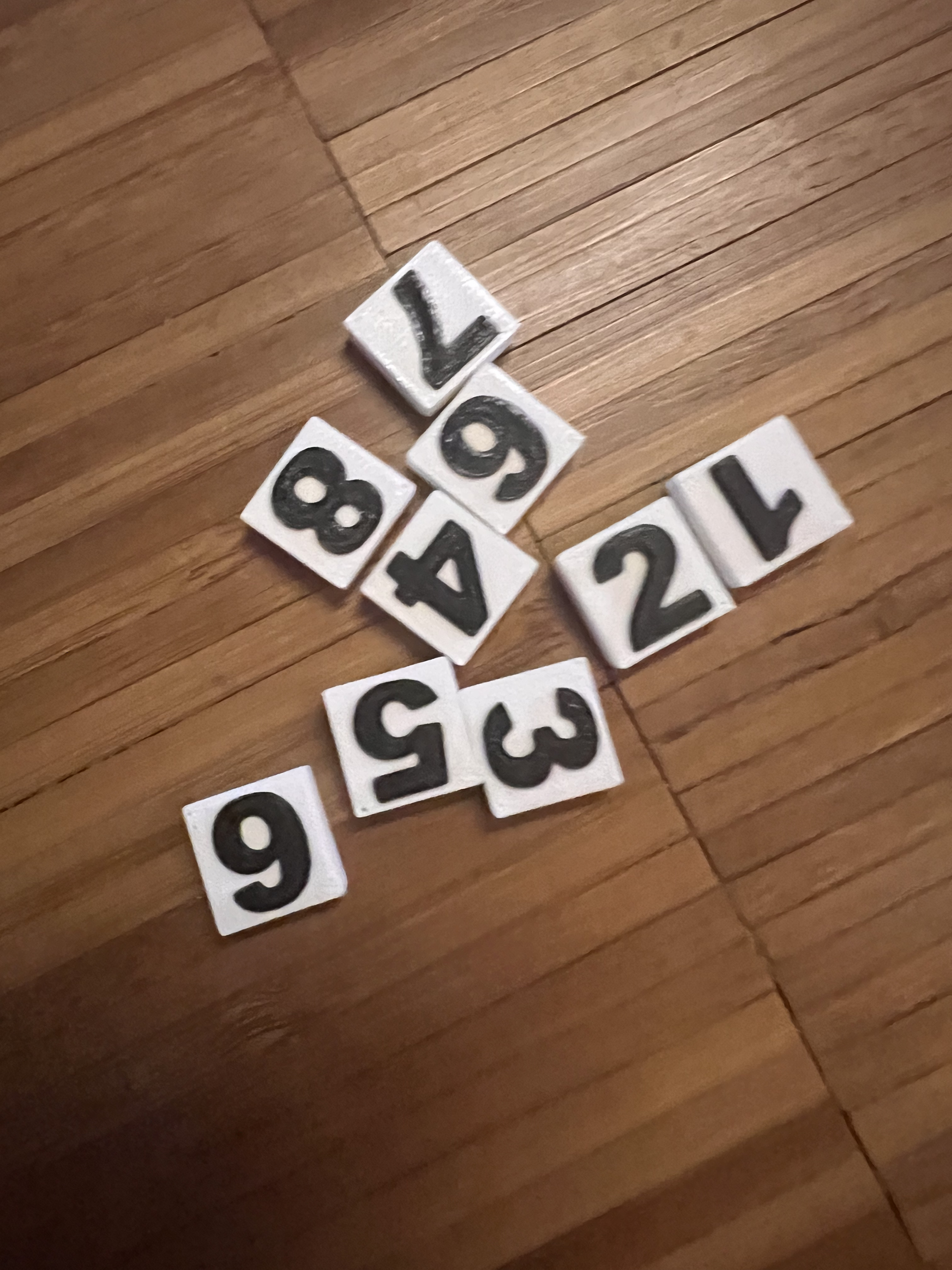 137 Vorsicht: Spielende Zahlen! Futoshiki 9x9