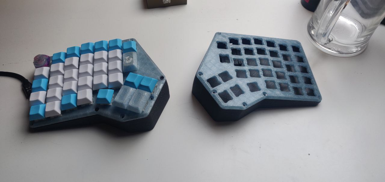 Tilted Redox case for Micro and USBC