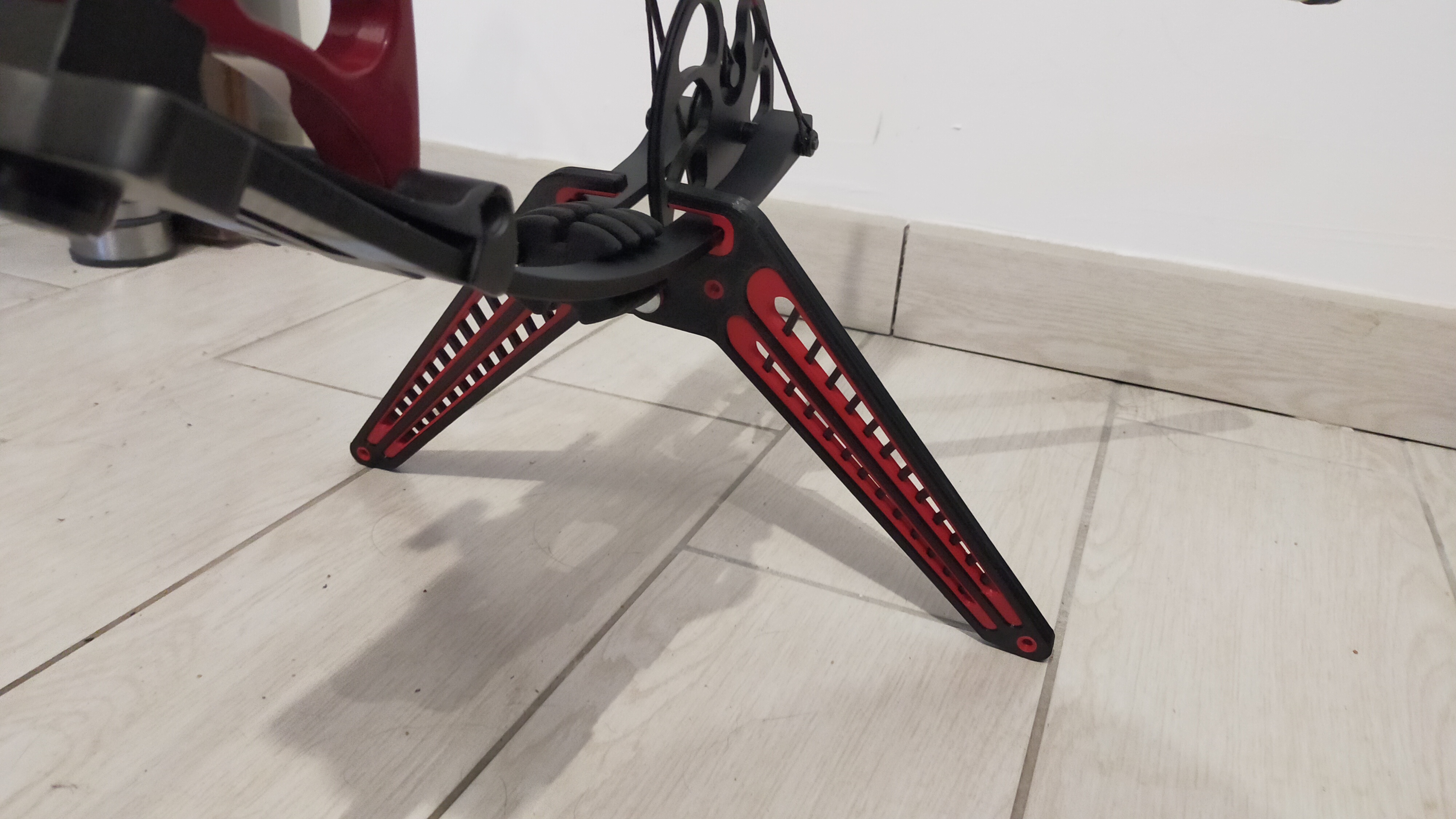 Compound bow stand — thumbnail 3