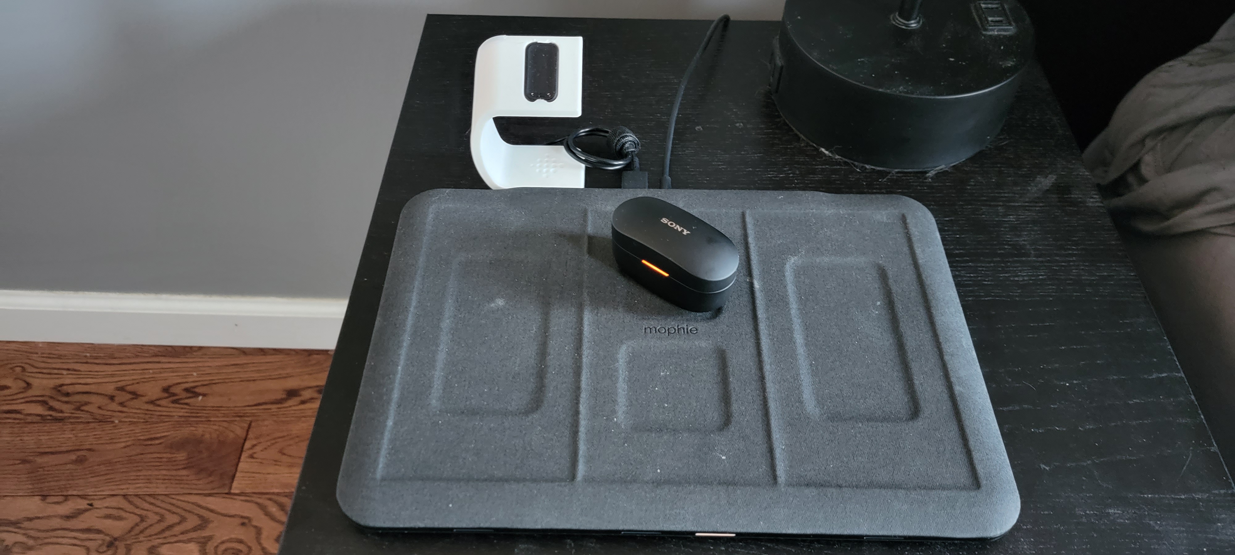 Fitbit Charge 5 Charging Stand Mophie pad mount by drak3 Download