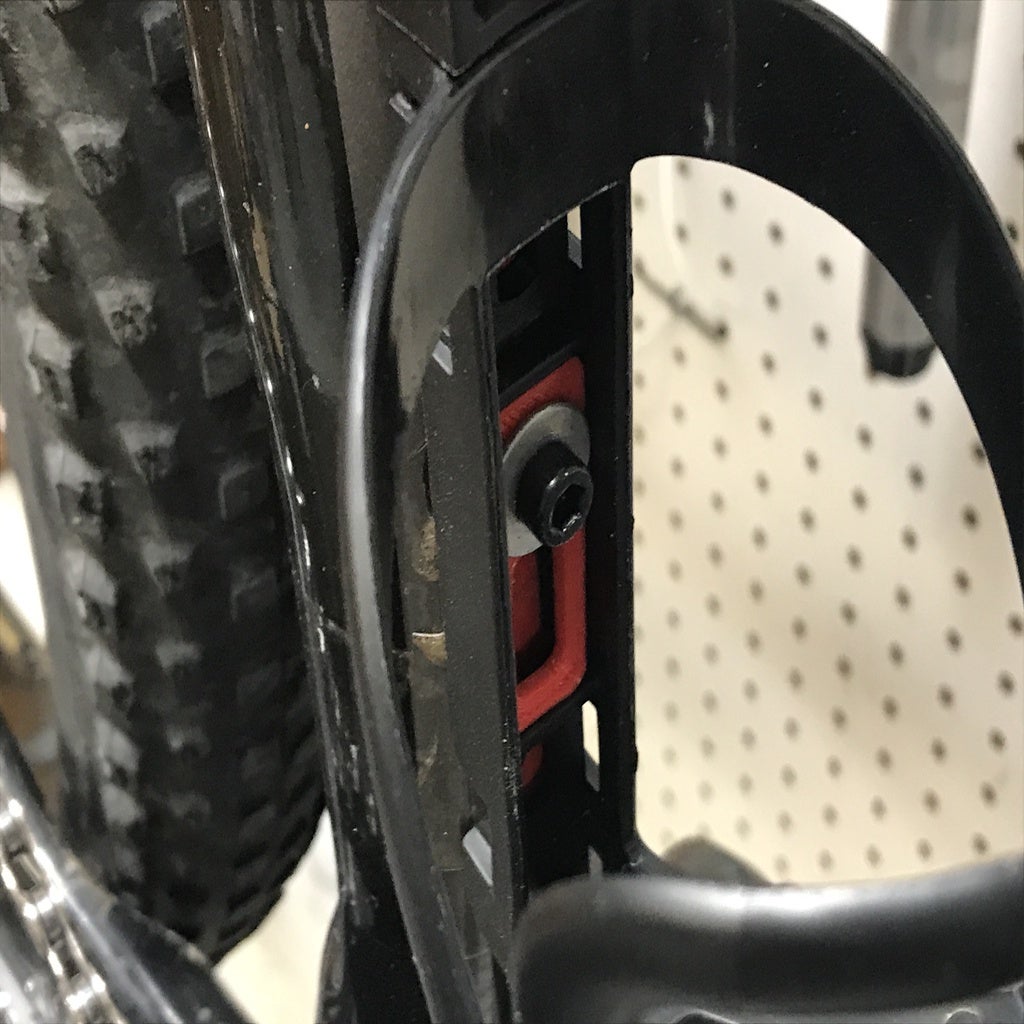 Cateye composite water bottle cage offset mounts by cmh Download free STL model