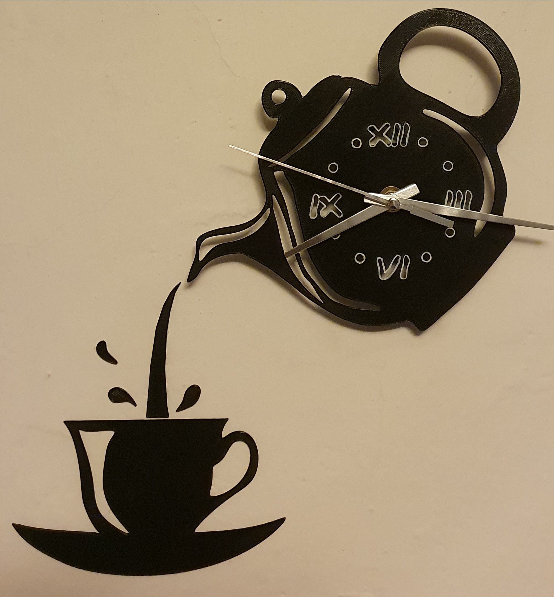 HODINY KONVIČKA A HRNEK (CLOCK - TEAPOT AND MUG)