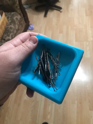 Magnetic pin holder (Remixed for larger magnets)