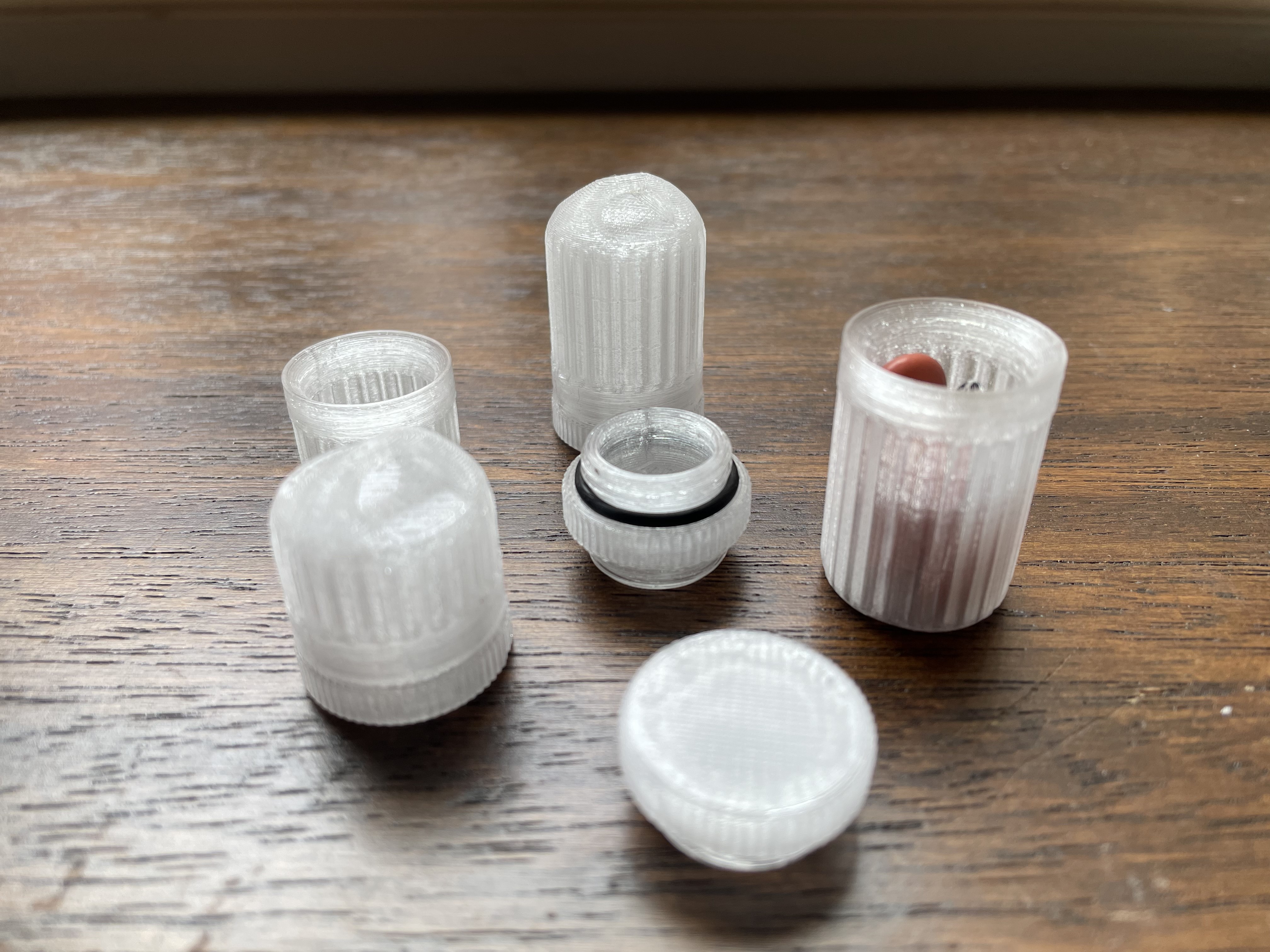 Miniatura 4 do modelo 3D Mini Pill Box