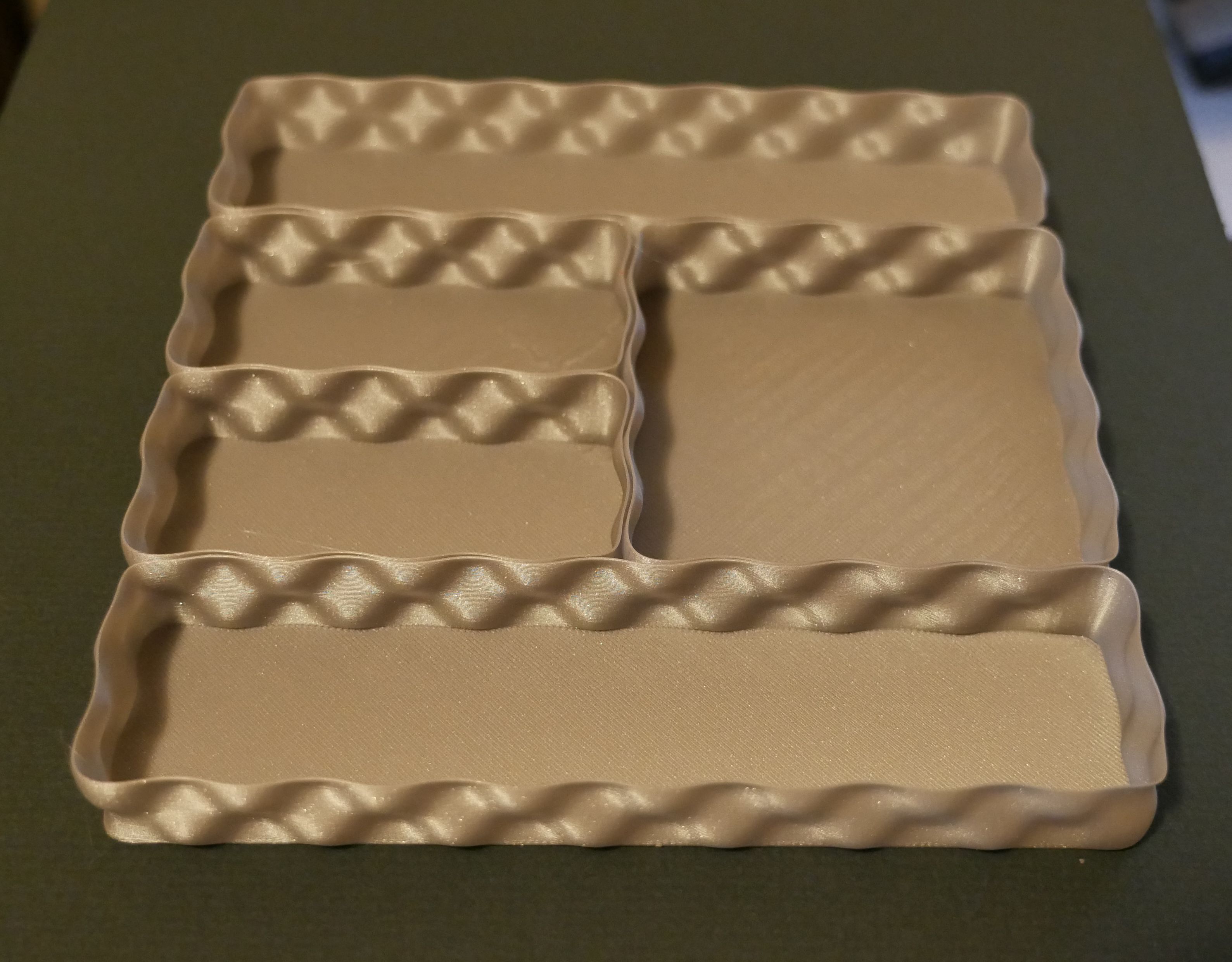 Modular Vase Mode Wavy Tray