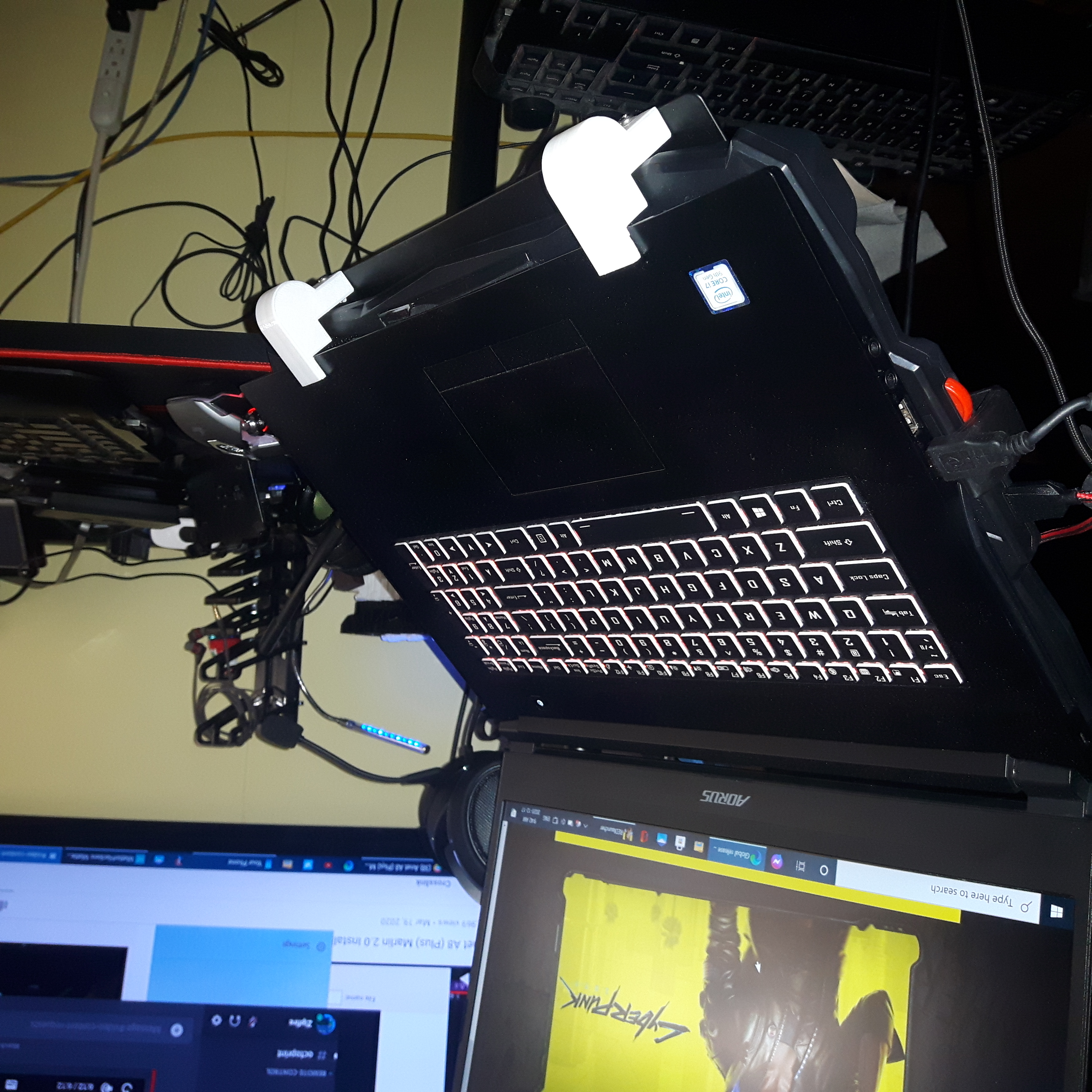 Laptop Tray Support