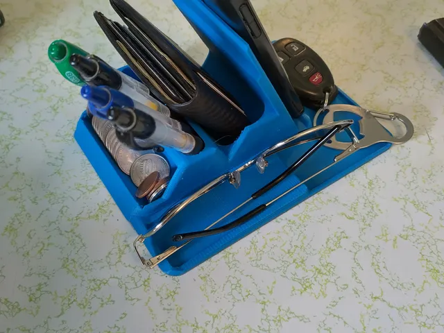 Slant daily carry tray