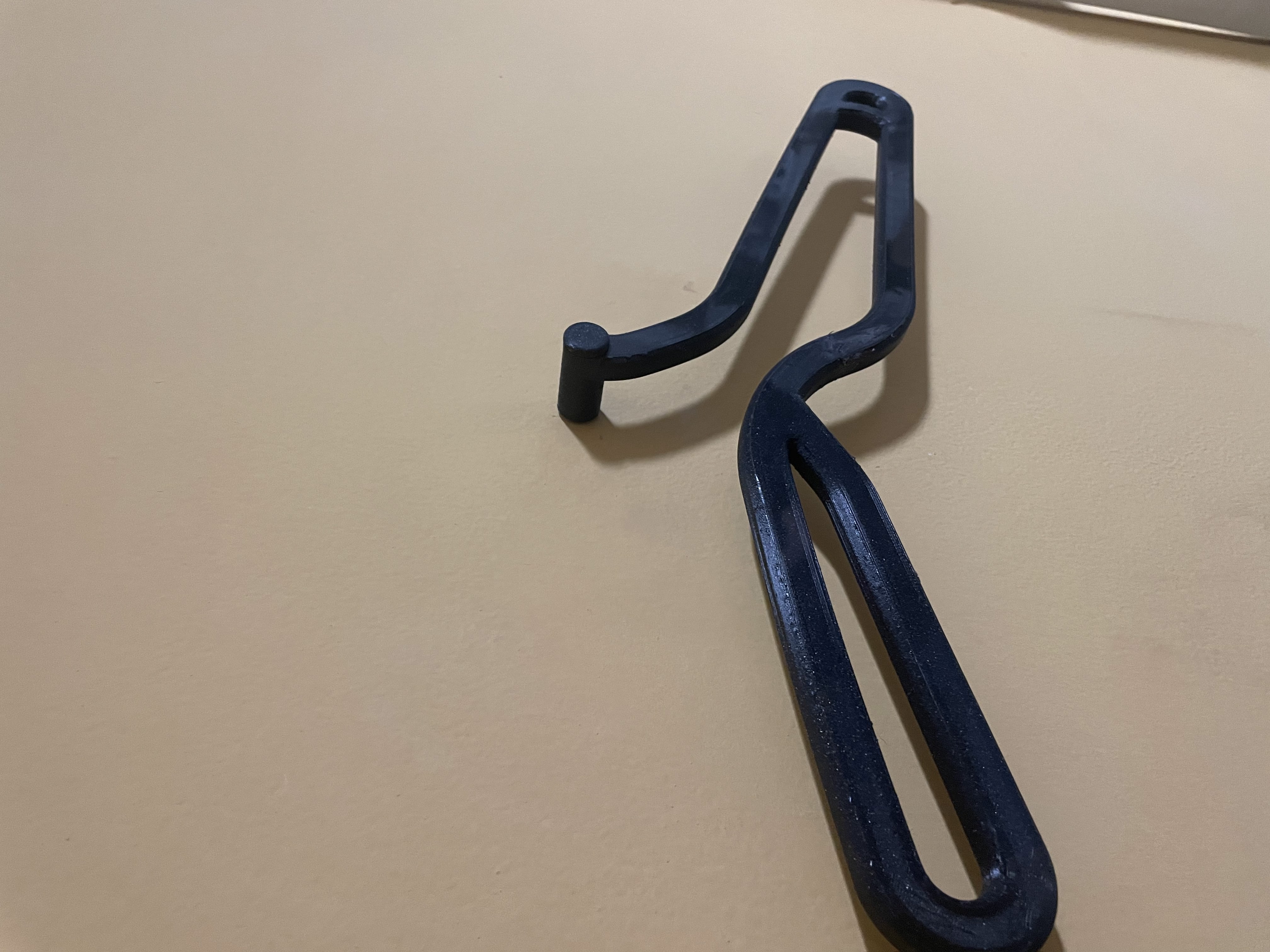 T shirt hanger mountable on the wall