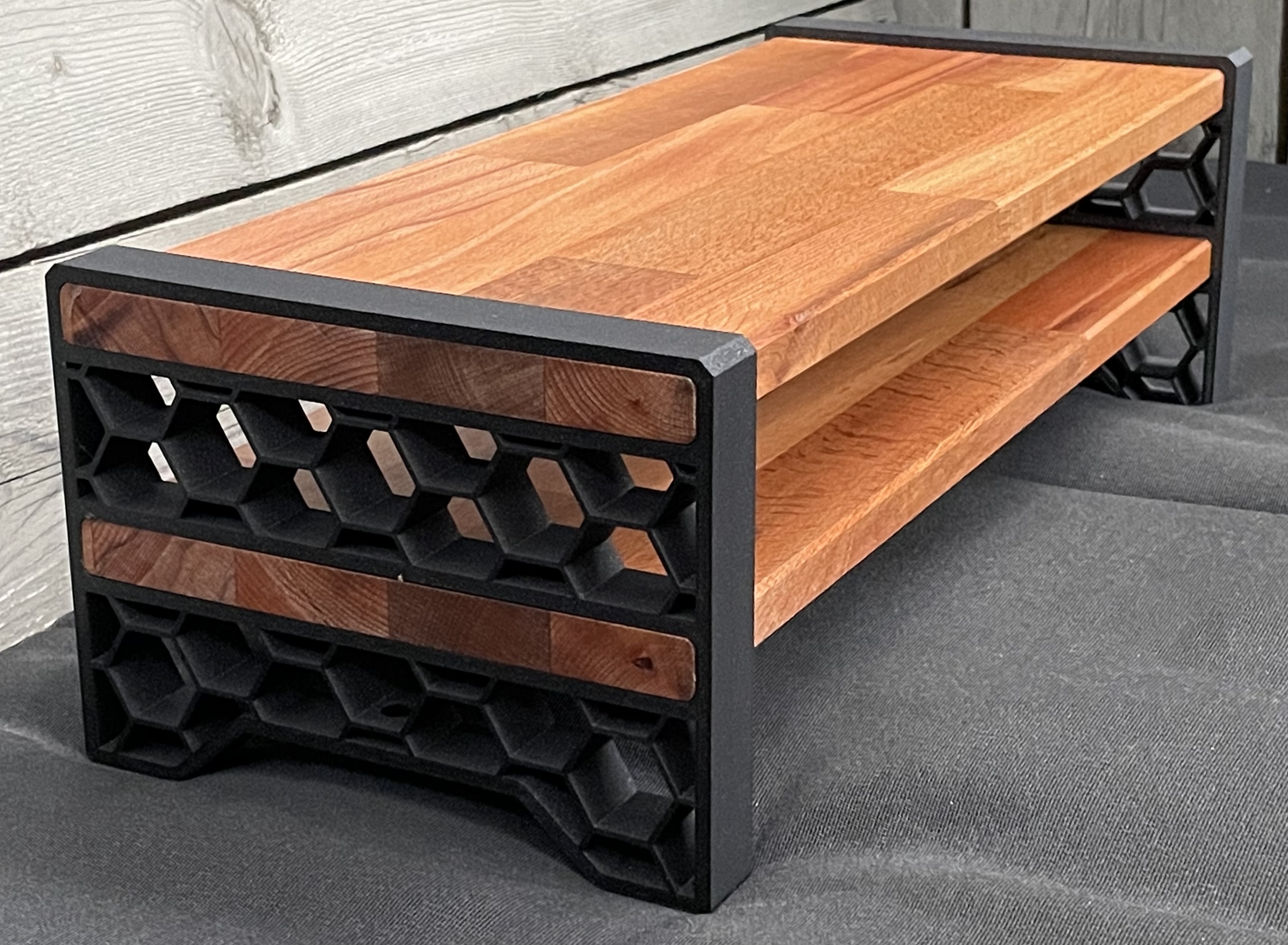 YAMS (Yet Another Monitor Stand)