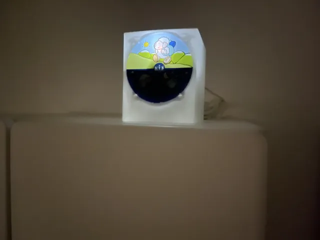 Customizable IKEA TRÅDFRI Wireless Outlet Cover for Children's Sleep Clock