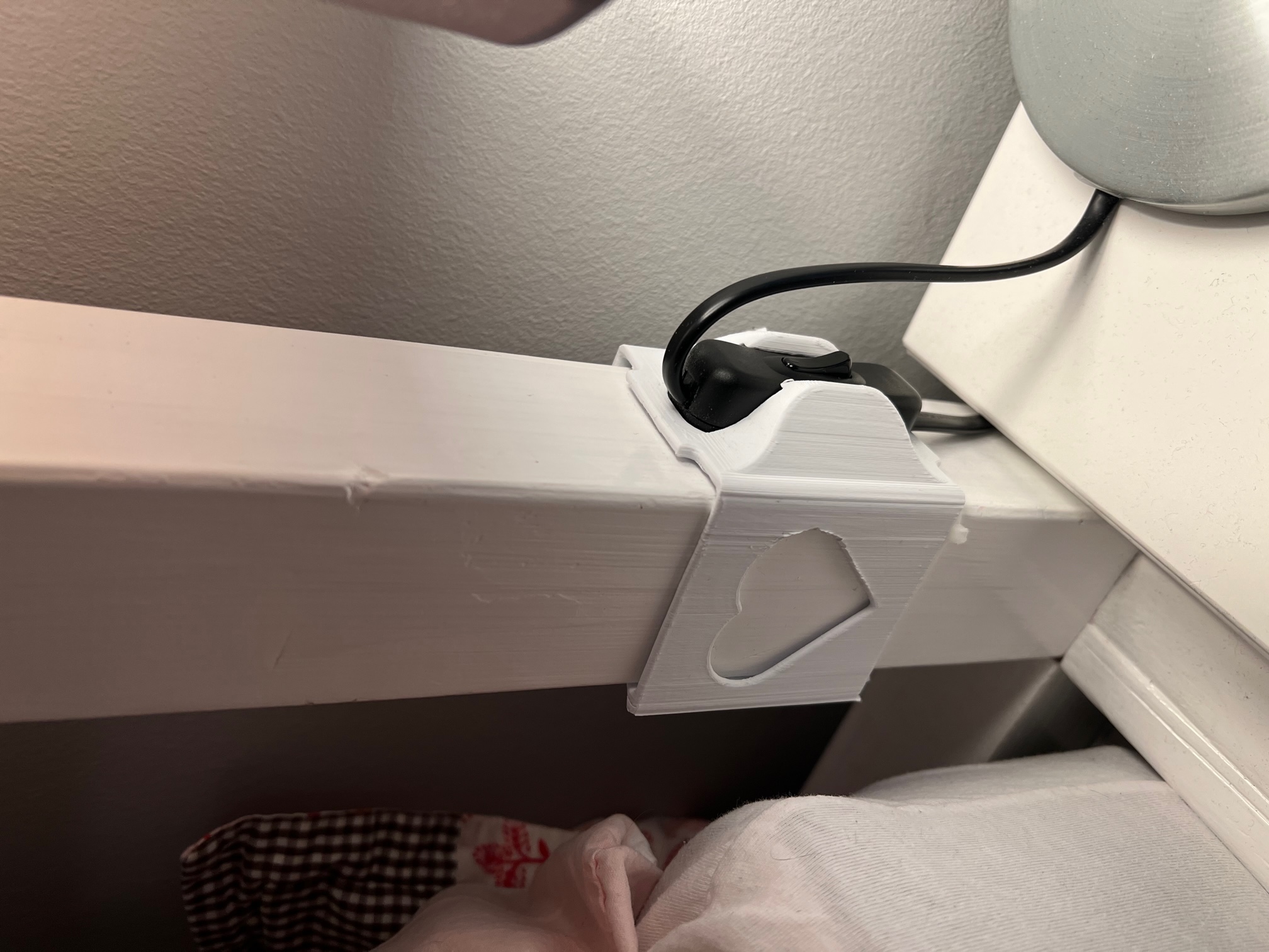 Schalterhalter fürs Bett