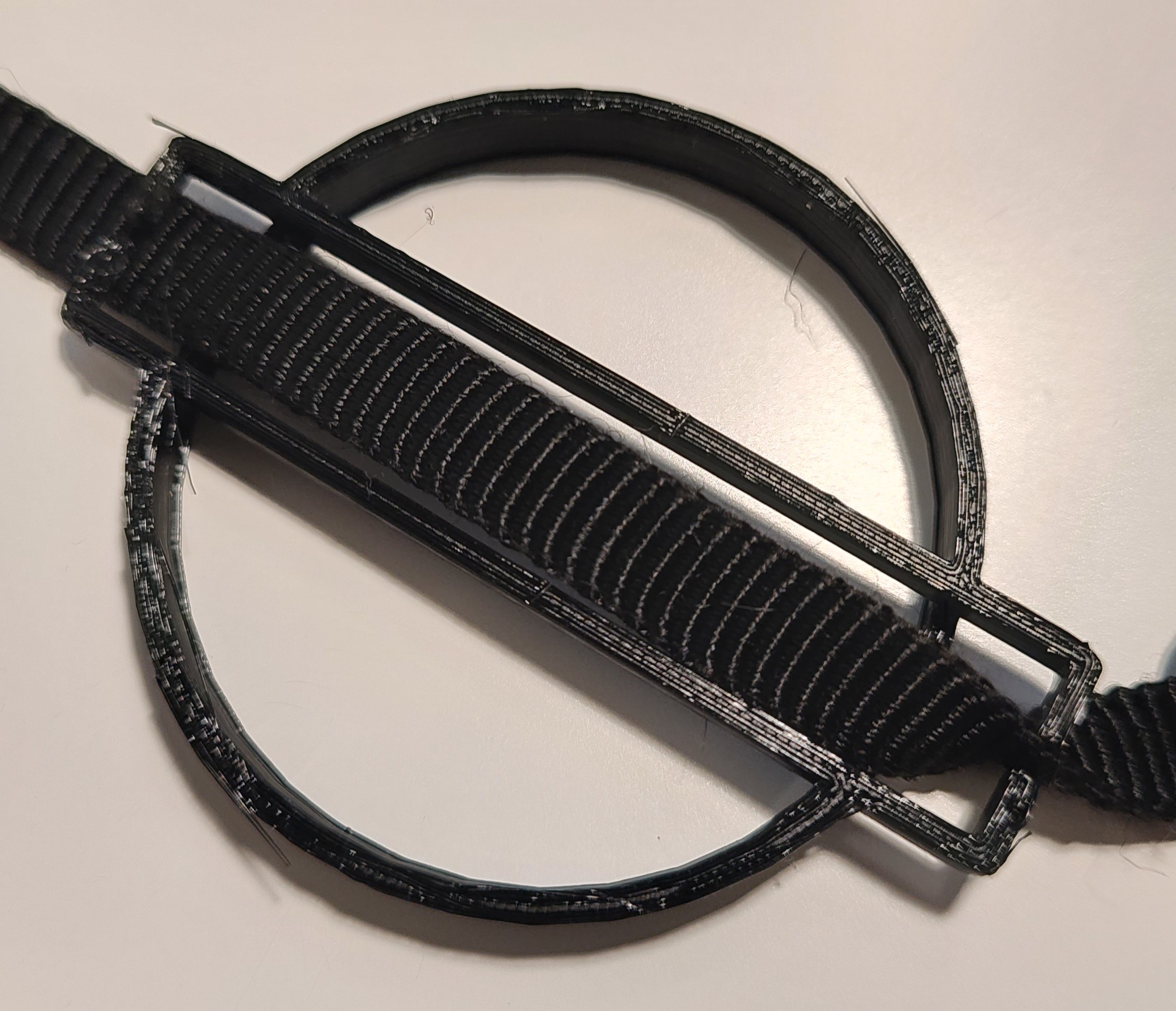 Lens cap strap holder by kszyh Download free STL model