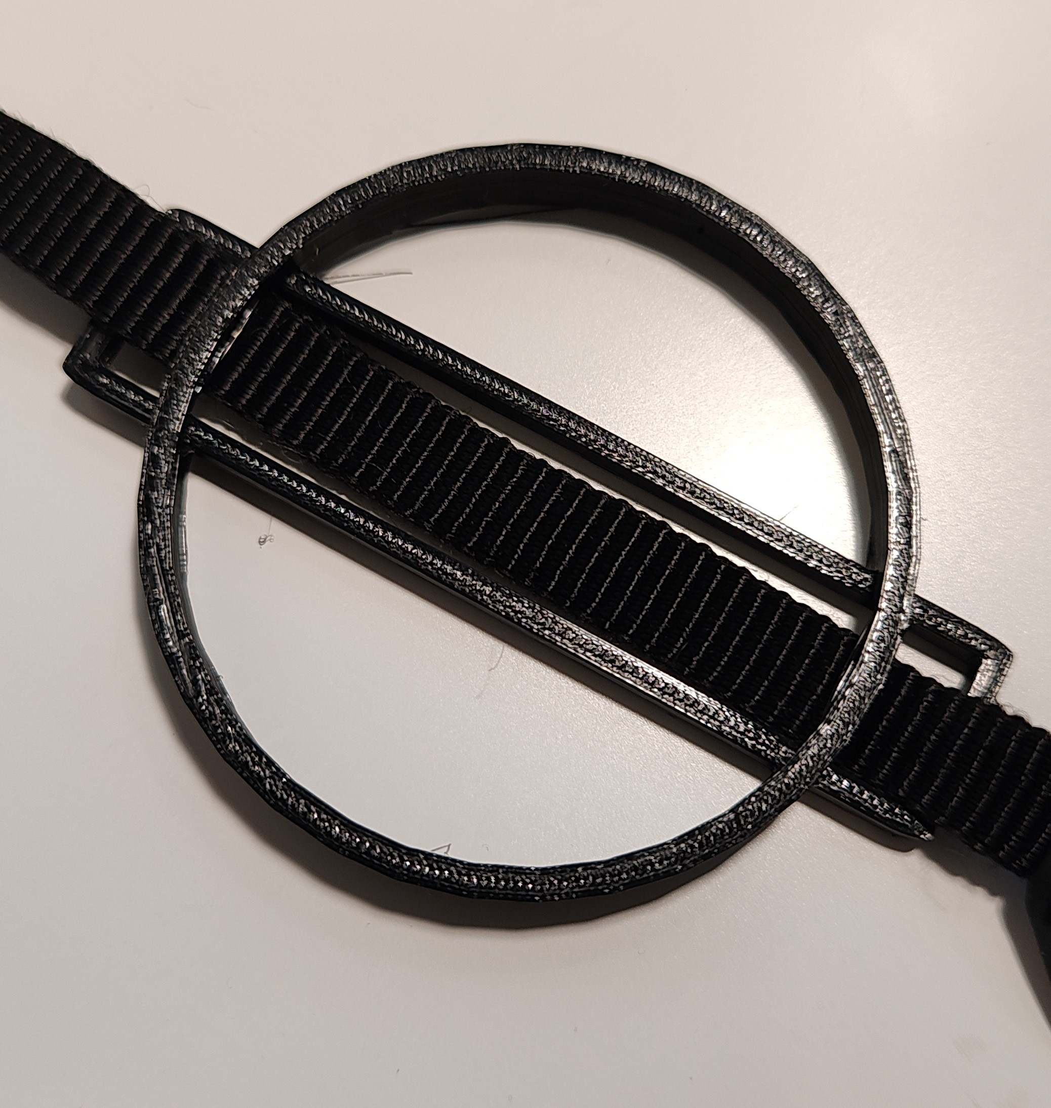 Lens cap strap holder by kszyh Download free STL model