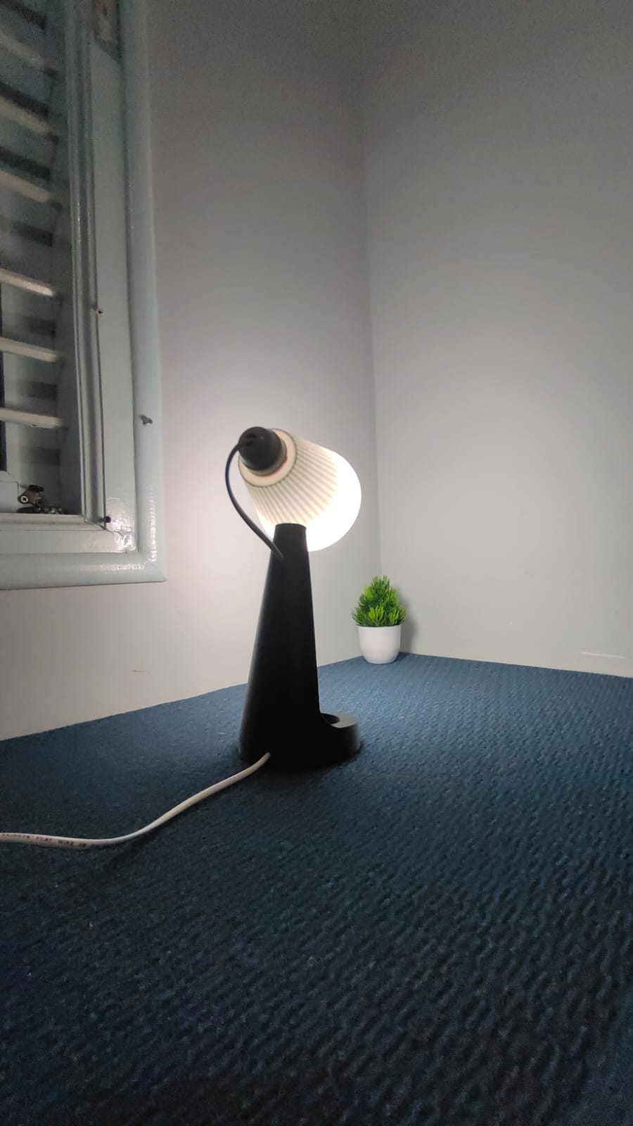 Table lamp