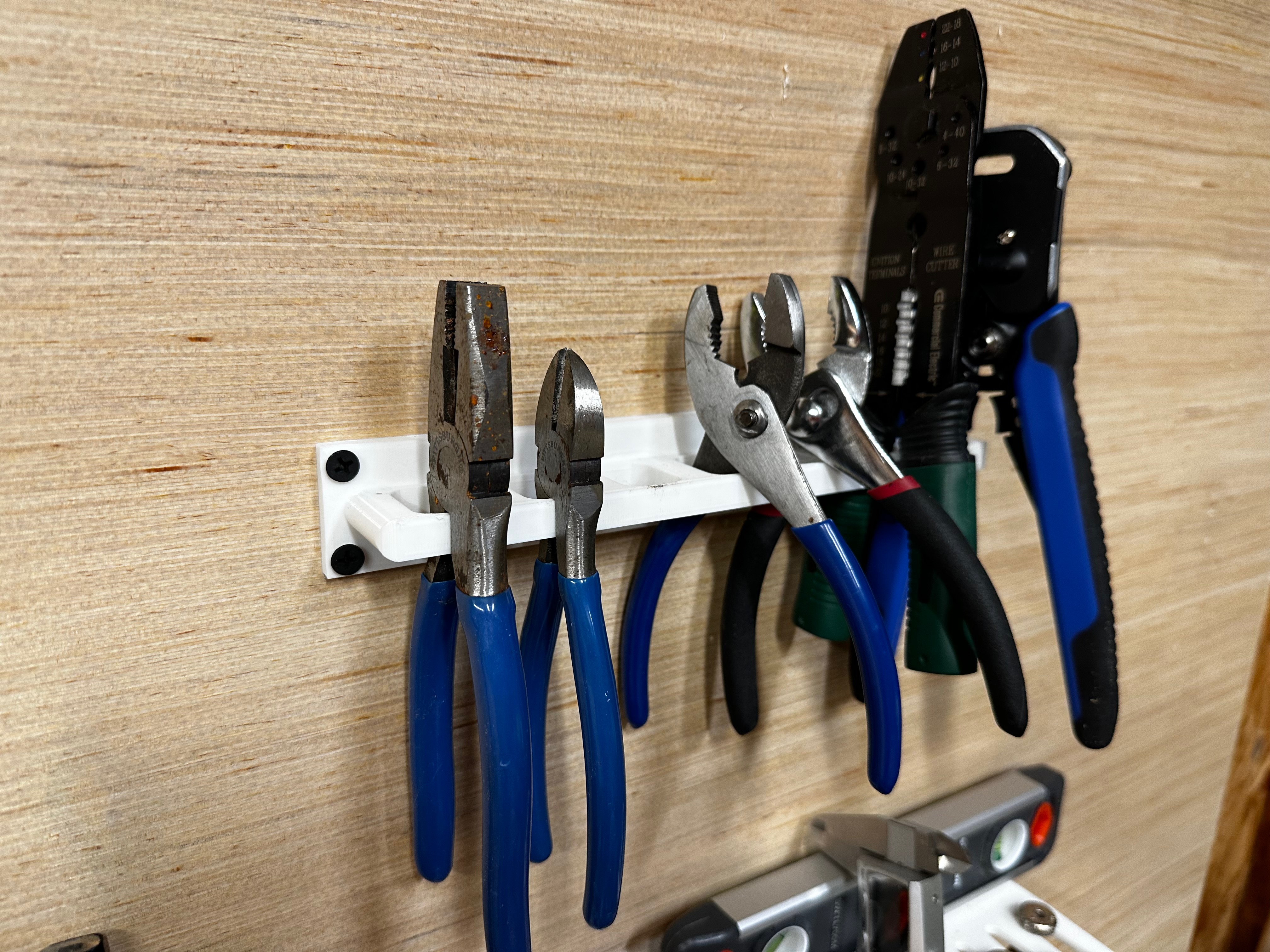 Customizable Pliers Rack