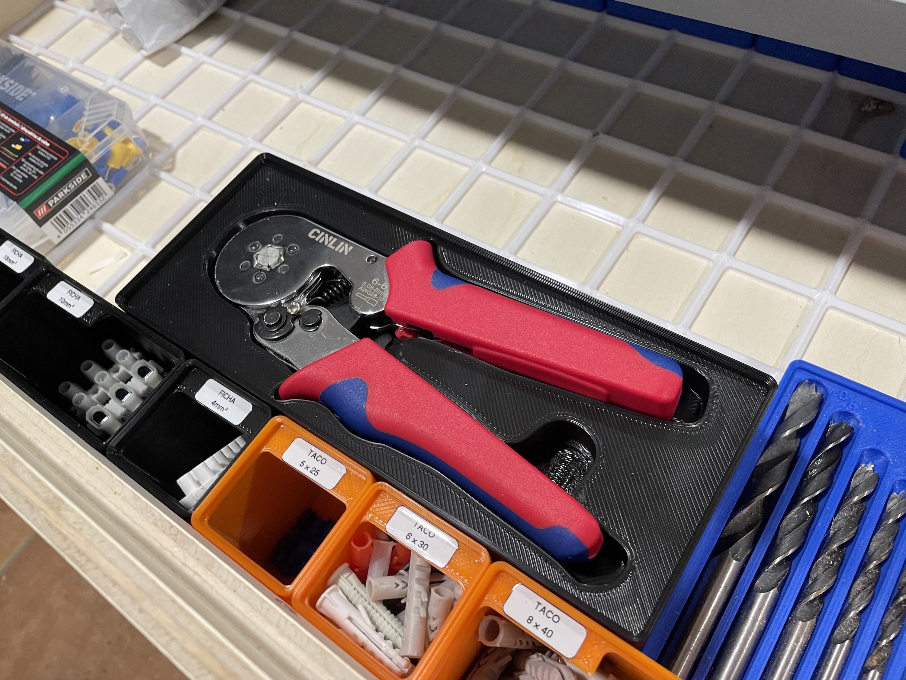 Ferrule crimp tool gridfinity tray