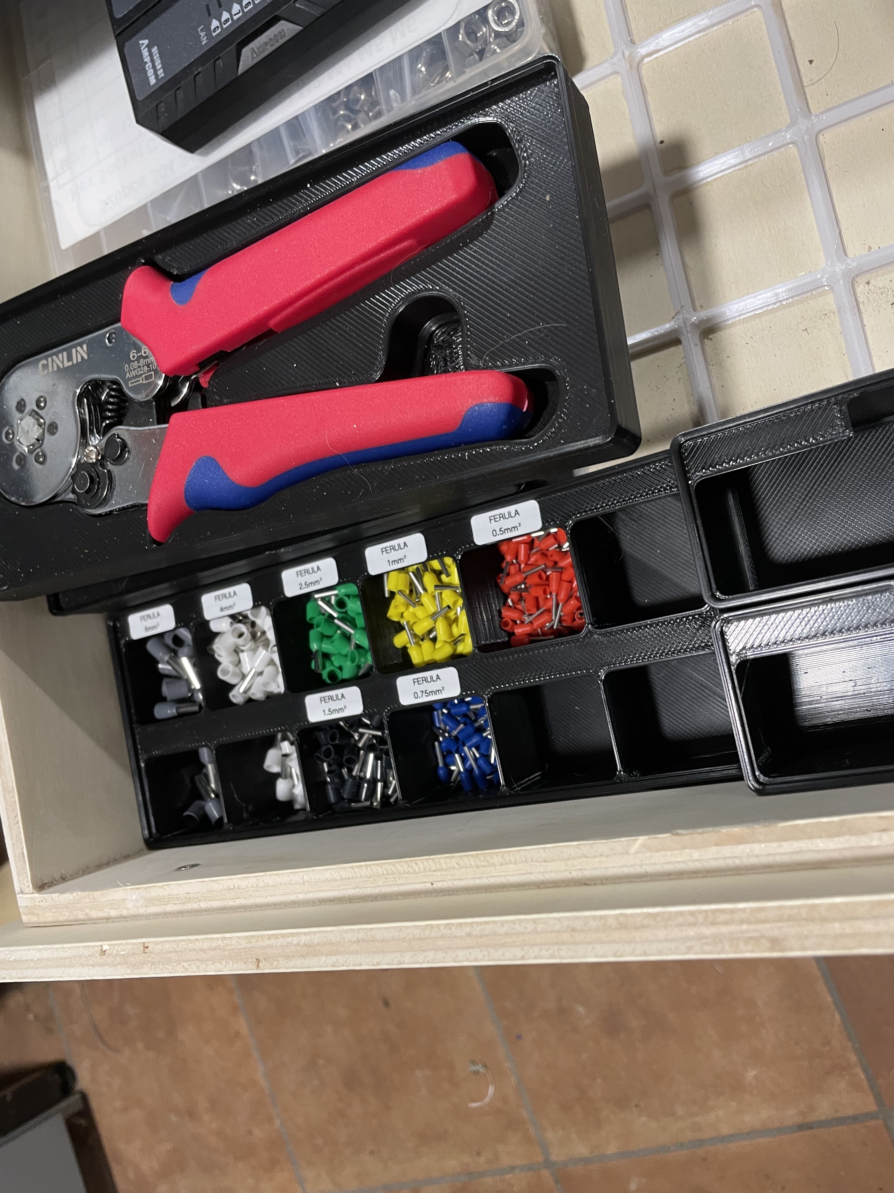 Miniatura 2 do modelo 3D Ferrule crimp tool gridfinity tray