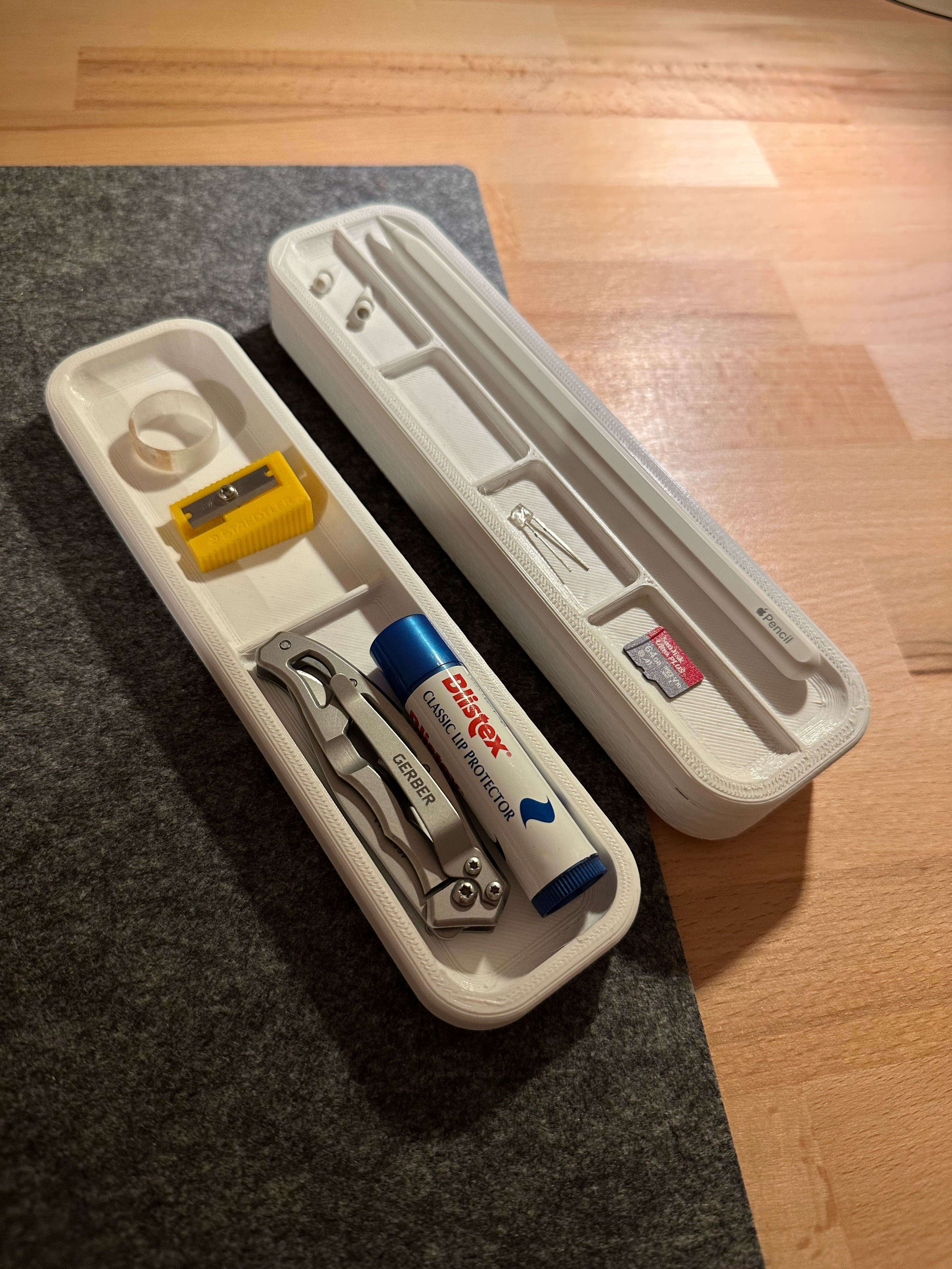 Stackable desk organizer