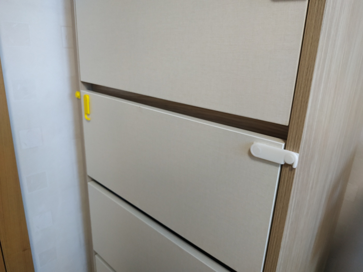Miniatura 2 do modelo 3D Simple drawer lock / 간단한 서랍 잠금장치