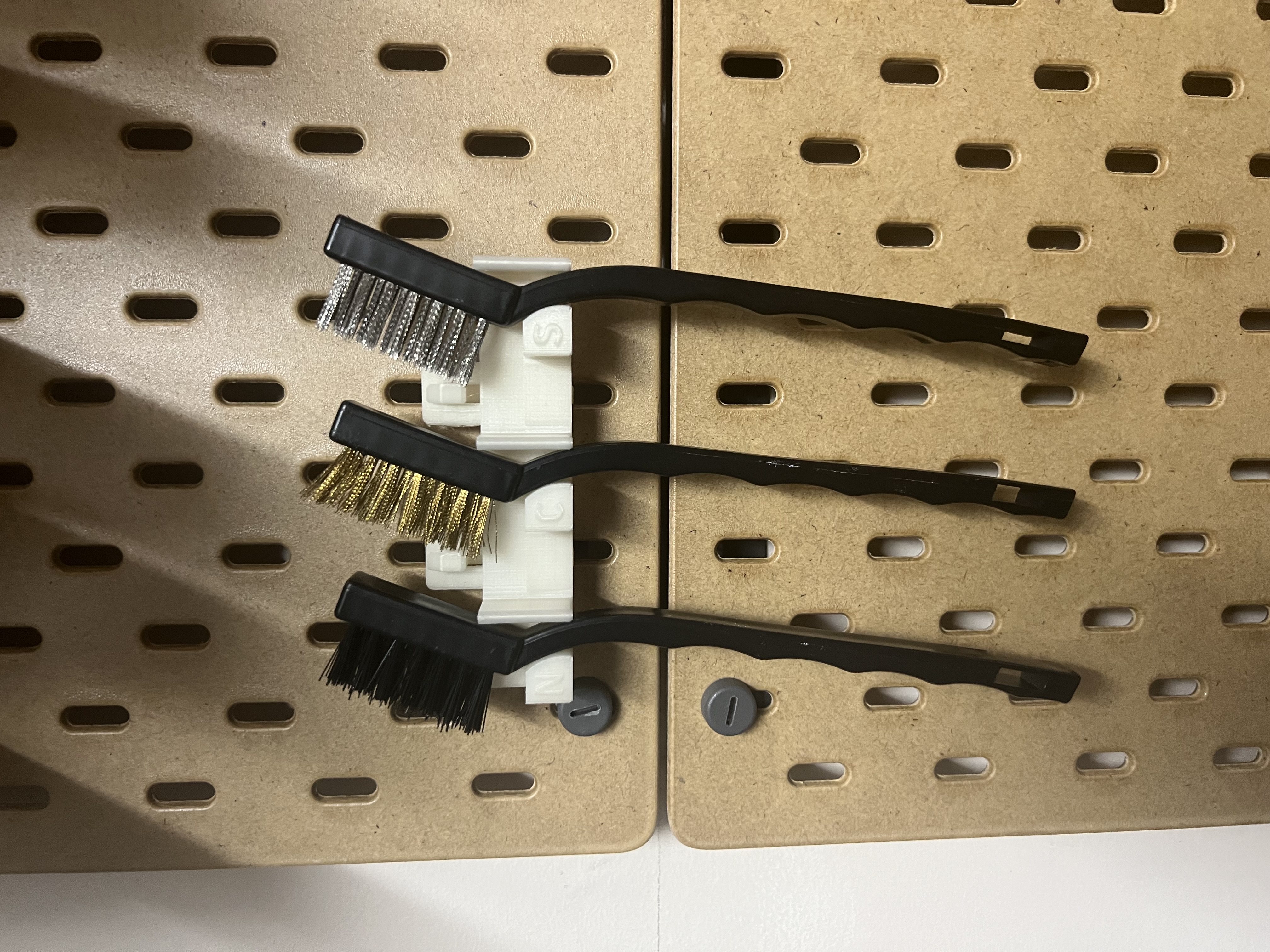 Skadis Wire Brush Holder
