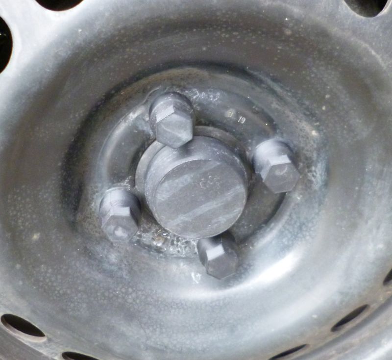 Hub covers and wheel bolt caps for Dacia Dokker