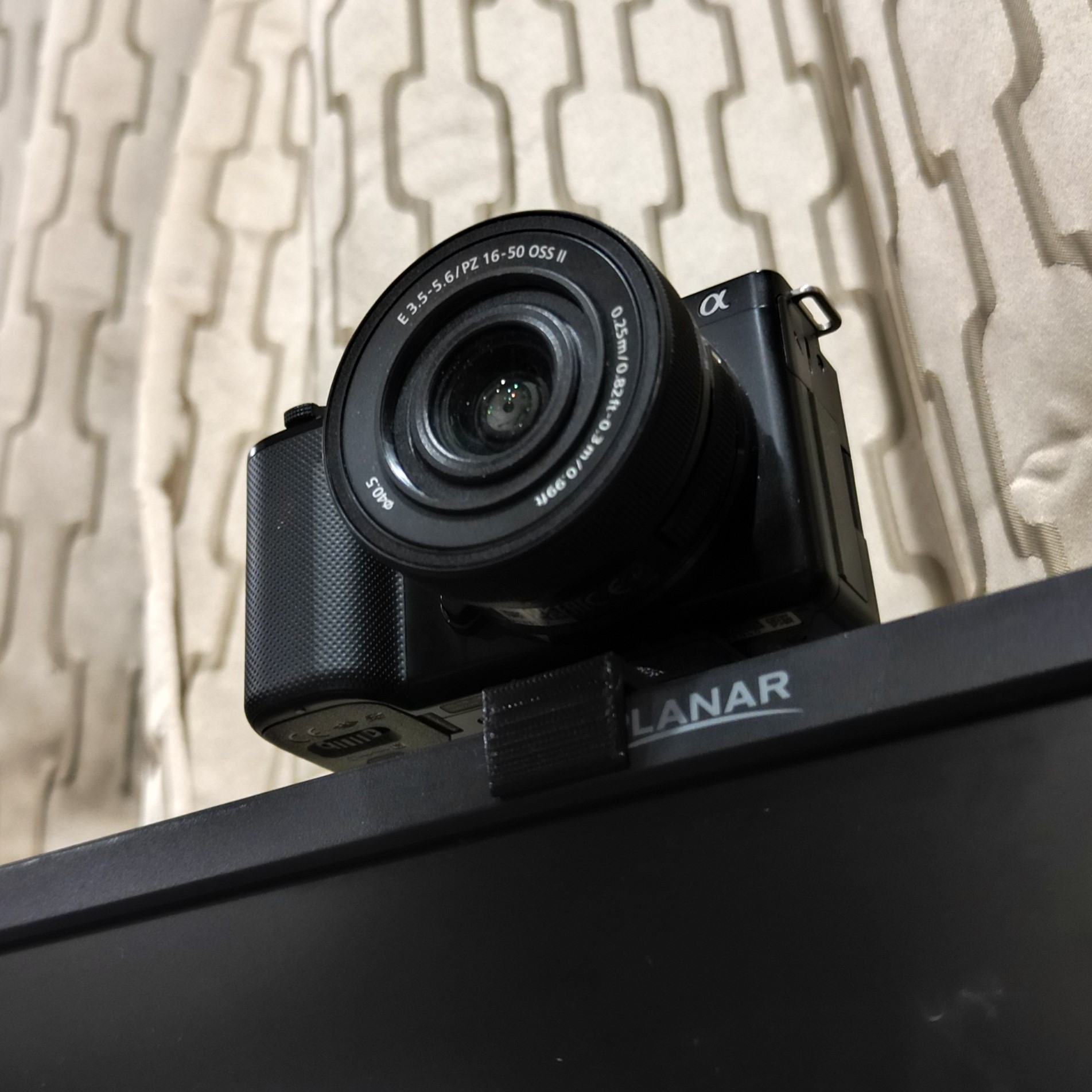 CreatorClip – Adjustable Monitor/Webcam Mount